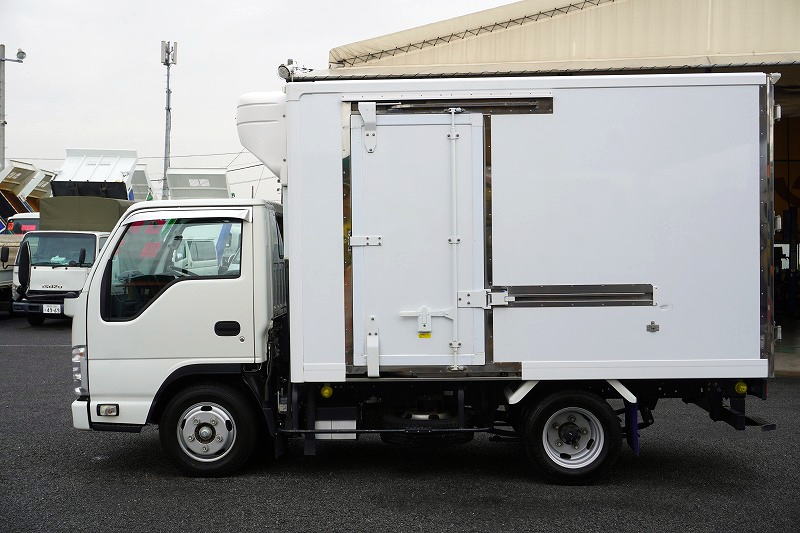 エルフ　１０尺　冷蔵冷凍車　積載２０００ｋｇ　東プレ製　サイドドア　ー５度設定　エアリブ　荷台スノコ付き　左電格ミラー　キーレス　ＥＴＣ　フォグランプ　ＡＴ車！1