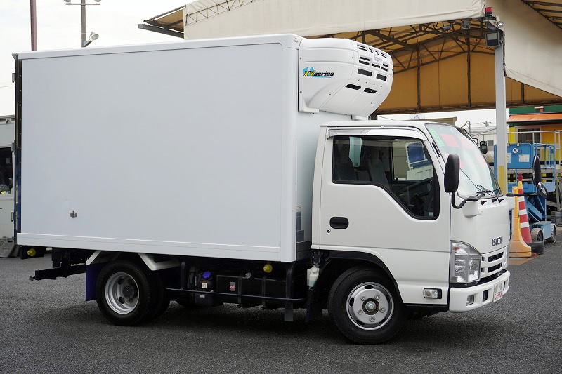 エルフ　１０尺　冷蔵冷凍車　積載２０００ｋｇ　東プレ製　サイドドア　ー５度設定　エアリブ　荷台スノコ付き　左電格ミラー　キーレス　ＥＴＣ　フォグランプ　ＡＴ車！4