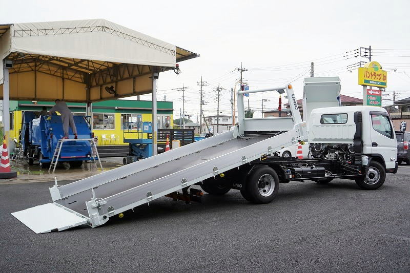 （未使用）　キャンター　「ワイド超ロング」　セーフティーローダー　一般用　古河ユニック製　積載３８５０ｋｇ　アルミブロック　ウインチ　ラジコン　床フック１０対　ＬＥＤヘッドライト＆フォグランプ　左電格ミラー　スマートキー　衝突軽減ブレーキ　車線逸脱警報　５速ＭＴ！車検「Ｒ８年２月まで！」フロント画像