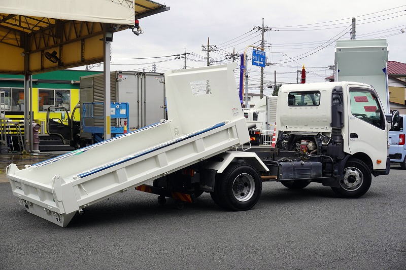 デュトロ　「ワイド」　強化　ローダーダンプ　新明和製　三方開　積載３６５０ｋｇ　手動コボレーン　スライド用ラジコン　ダンプピン　左電格ミラー　ＥＴＣ　６速ＭＴ！