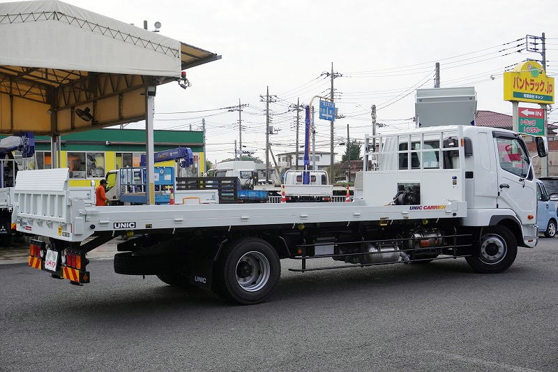 （未使用）　ファイター　増トン　「ワイド　ベッド付き」　セーフティーローダー　古河ユニック製　積載７０００ｋｇ　ウインチ　ラジコン　リア自動アユミ板　床フック　ミラーヒーター　坂道発進補助　スタンション穴　ＨＩＤヘッドライト　メッキパーツ多数！６速ＭＴ！6