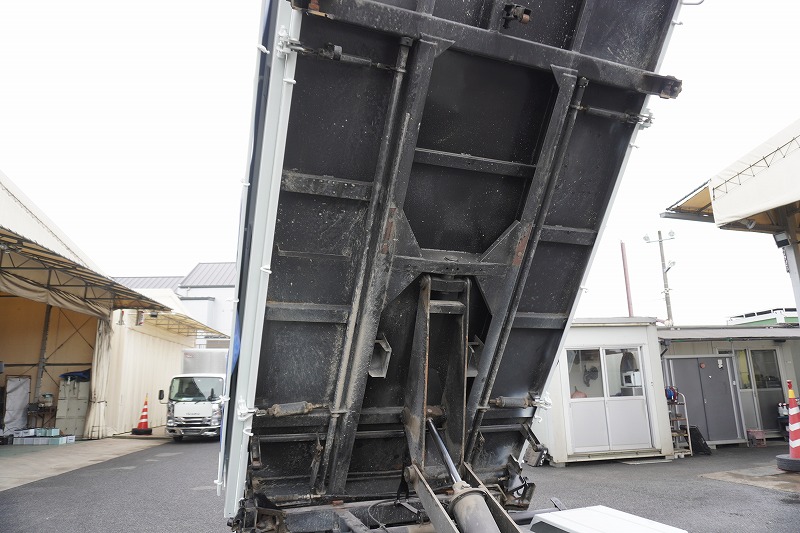 キャンター　カスタム　強化　三転ダンプ　新明和製　積載２９５０ｋｇ　三方開　手動コボレーン　リアダンプピン　鳥居アングル補強　ＥＴＣ　左電格ミラー　フォグランプ　メッキパーツ　衝突軽減ブレーキ　車線逸脱警報　ＡＴ車！26