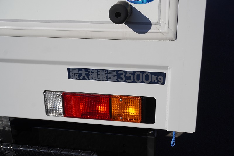 （未使用）　キャンター　「ワイドロング」　アルミウイング　積載３５００ｋｇ　ラッシング１段　落とし込みフック４対　ＬＥＤヘッドライト＆フォグランプ　坂道発進補助　左電格ミラー　スマートキー　衝突軽減ブレーキ　車線逸脱警報　パブコ製　５速ＭＴ！車検「Ｒ７年１１月まで！」21