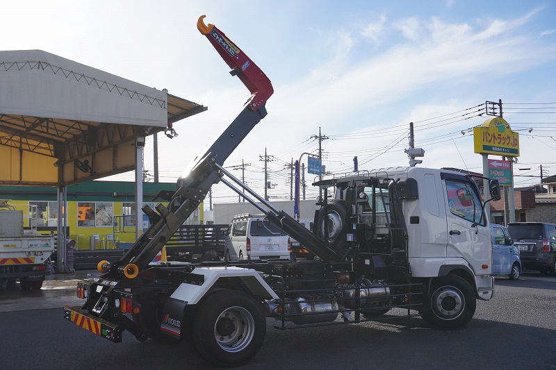 （未使用）　ファイター　増トン　「ベッド付き」　フックロール　極東製　積載７９００ｋｇ　ツインシリンダー　キャブバックステップ　ラジコン　メッキパーツ　ＨＩＤヘッドライト　フォグランプ　坂道発進補助　衝突軽減ブレーキ　車線逸脱警報　６速ＭＴ！　車検「Ｒ７年１０月まで！」19