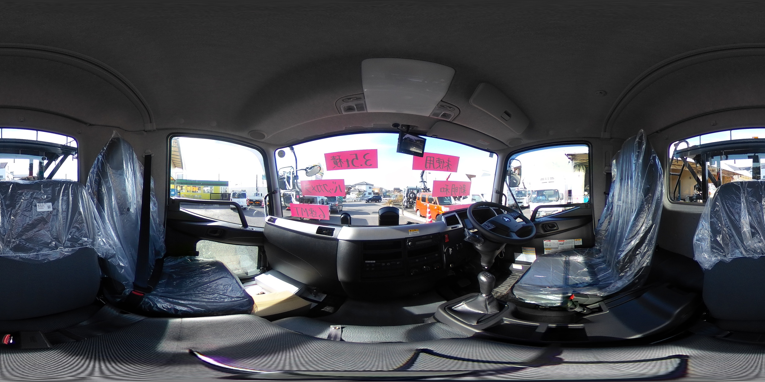 （未使用）　ファイター　４トン　「ベッドレス」　アームロール　新明和製　積載３５００ｋｇ　ツインシリンダー　キャブバックステップ　網工具入れ　オートエアコン　衝突軽減ブレーキ　車線逸脱警報　６速ＭＴ！　車検「Ｒ８年１２月まで！」0