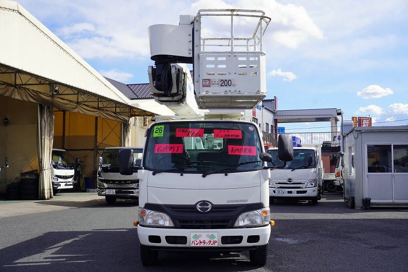 デュトロ　高所作業車　アイチ製（ＳＫ１７Ａ）　最大地上高１７．１ｍ　鉄製バケット　バケット積載荷重２００ｋｇ　積載１５０ｋｇ　アワーメーター：１５６６ｈ　ブーム自動格納　ジョイスティックタイプ　左電格ミラー　坂道発進補助　ＥＴＣ　電動パーキングブレーキ　６速ＭＴ！0