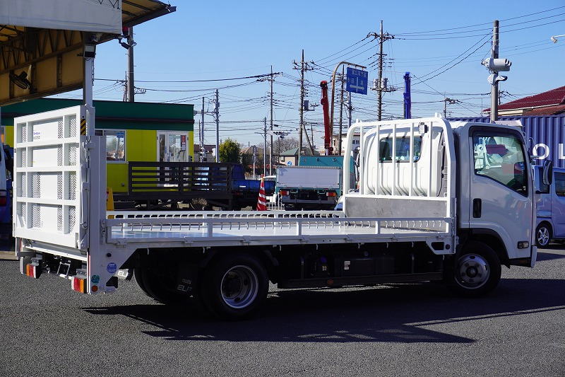 エルフ　「ワイドロング」　バイク運搬車　積載１４５０ｋｇ　三方開　大型自動起立式垂直パワーゲート　荷台鉄板張り　床フック４対　アオリロープフック　バックカメラ　社外ナビ　ＥＴＣ２.０　左電格ミラー　フォグランプ　衝突軽減ブレーキ　車線逸脱警報　ＡＴ車！準中型（５トン限定）免許対応！希少車！！6