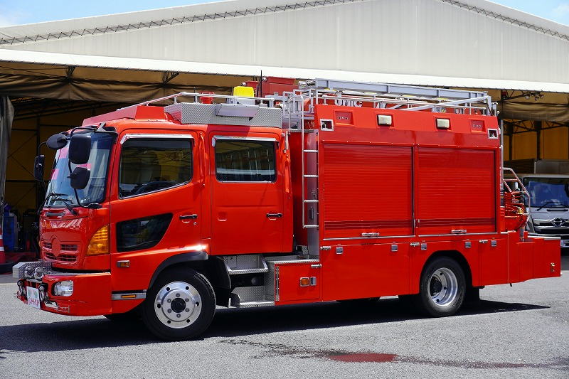 レンジャー　増トン　ダブルキャブ　「４ＷＤ」　消防車　帝国繊維製　レスキュー仕様　古河ユニック製３段クレーン　ラジコン無し　フロントウインチ付　投光器　ピントルフック　牽引フック　上物上部シマ板張り　格納ステップ　バックカメラ　坂道発進補助　アルミホイール　６速ＭＴ！フロント画像