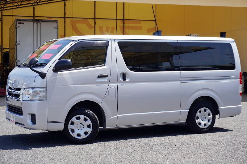 ハイエース　ロング　ＤＸ　ＧＬパッケージ　「ジャストロー」　５ドア　ディーゼル車　３～６人乗り　電格ミラー　ワンオーナー！ＡＴ車！　車検「Ｒ７年１２月まで！」フロント画像