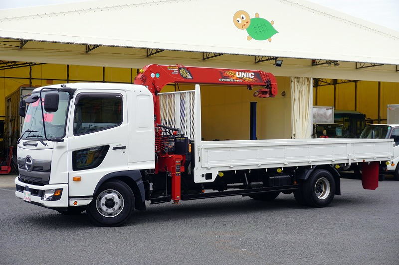 レンジャー　４トン　「標準幅　ベッド付き」　４段クレーン　積載２４００ｋｇ　古河ユニック製　ラジコン　フックイン　２．９３ｔ吊　５．５ｍ長　床フック４対　セイコーラック　鳥居金網張り＆下部鉄板張り　坂道発進補助　ＥＴＣ　６速ＭＴ！フロント画像