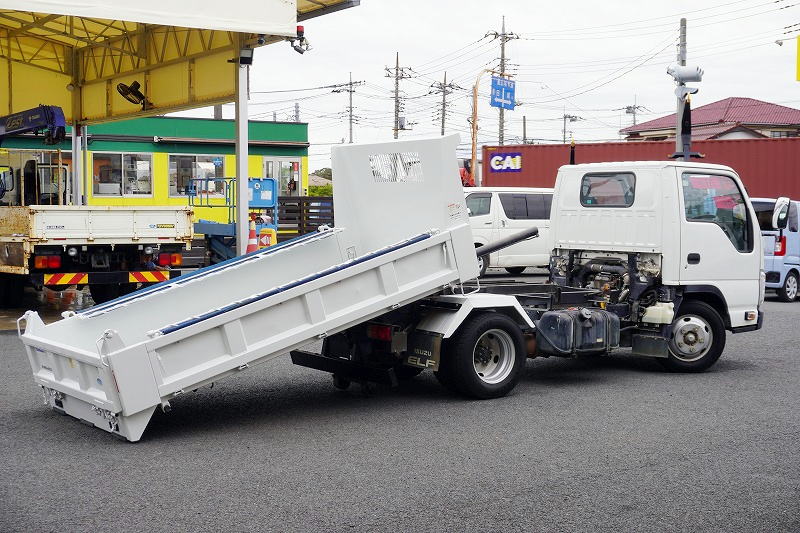 エルフ 「標準幅」 強化 ローダーダンプ 新明和製 三方開 積載3000kg 手動コボレーン ダンプピン 壁面フック1対 ETC AT車!フロント画像