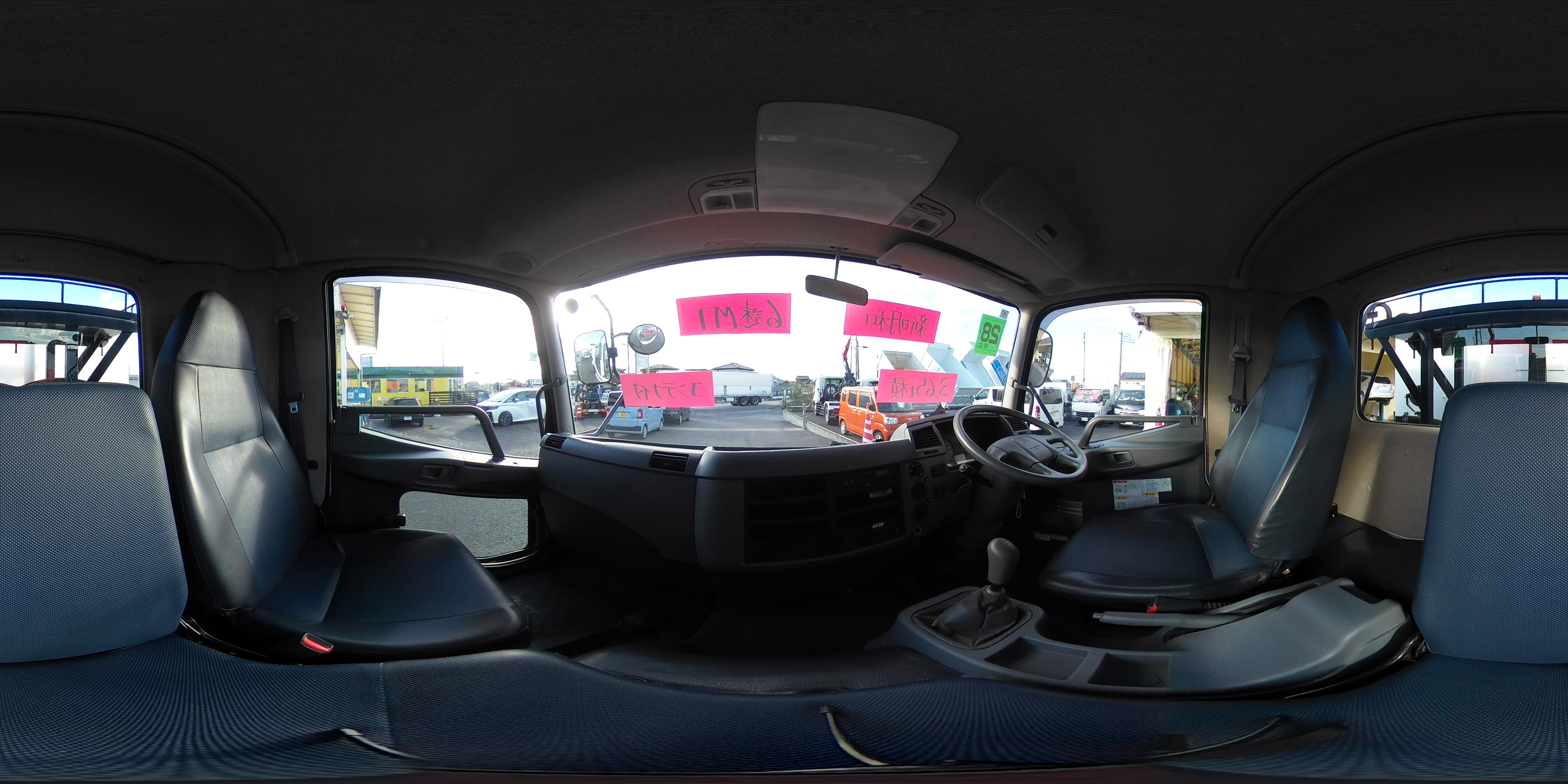 ファイター　４トン　「ベッドレス」　アームロール　新明和製　積載３６５０ｋｇ　ツインシリンダー　キャブバックステップ　コンテナ付き　網工具入れ　坂道発進補助　ＥＴＣ　低走行！６速ＭＴ！　車検「Ｒ８年５月まで！」0