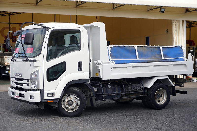 フォワード　４トン　「ベッドレス」　強化ダンプ　一方開　新明和製　積載３６５０ｋｇ　電動コボレーン　鳥居アングル補強　ダンプピン　社外リアバンパー　ＥＴＣ　６速ＭＴ！フロント画像