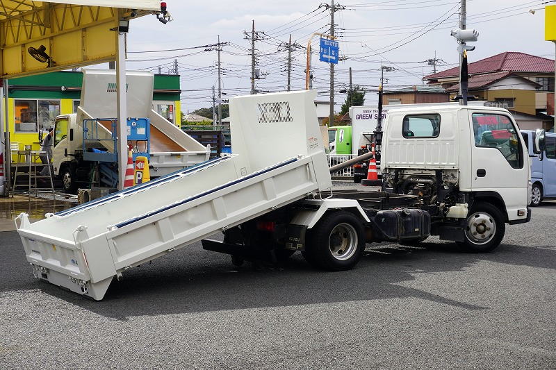 エルフ　「標準幅」　強化　ローダーダンプ　新明和製　三方開　積載３０００ｋｇ　手動コボレーン　スライド用ラジコン　ダンプピン　ＥＴＣ　キーレス　ＡＴ車！フロント画像