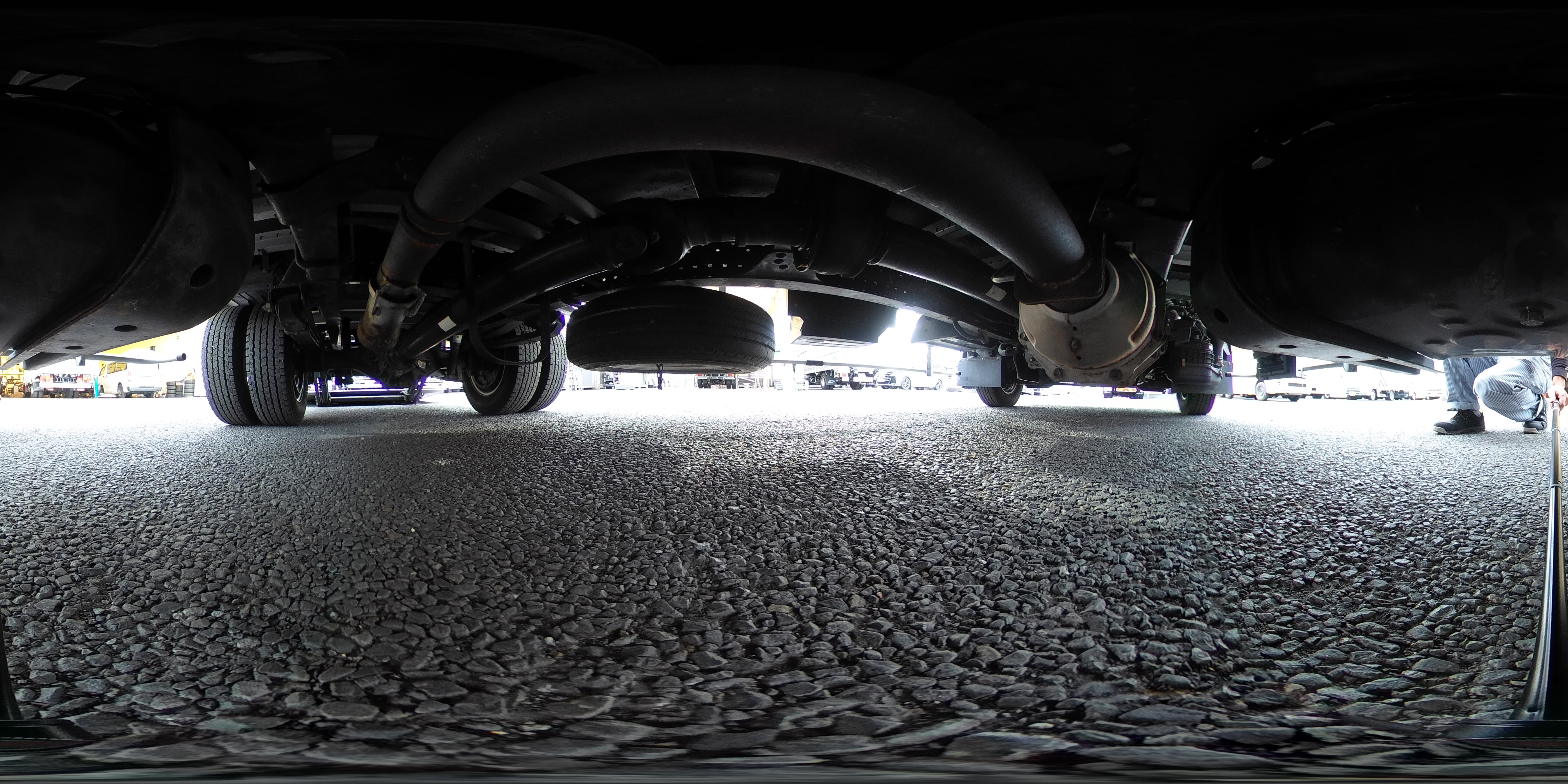 エルフ　「ワイドロング」　アルミバン　積載１５００ｋｇ　跳ね上げ式　パワーゲート　高箱　ラッシング２段　ラジコン　導風板　バックカメラ　ＥＴＣ　左電格ミラー　坂道発進補助　フォグランプ　日本フルハーフ製　５速ＭＴ！準中型（５トン限定）免許対応！希少車！！　車検「Ｒ８年１月まで！」1