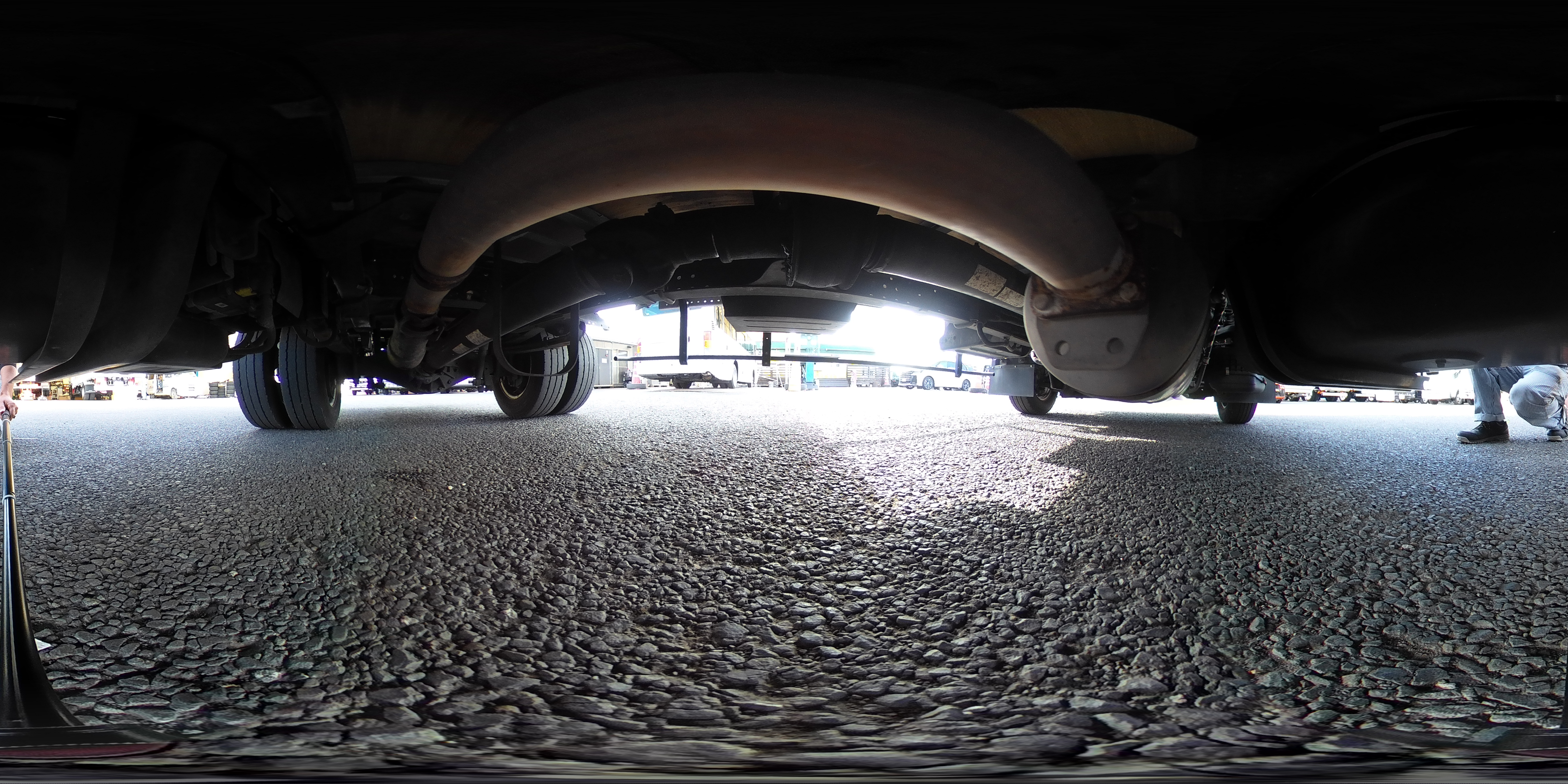 エルフ　「ワイドロング」　アルミバン　積載２０００ｋｇ　サイドドア　ラッシング２段　バックカメラ　坂道発進補助　左電格ミラー　フォグランプ　衝突軽減ブレーキ　車線逸脱警報　ＥＴＣ２．０　日本フルハーフ製　６速ＭＴ！1