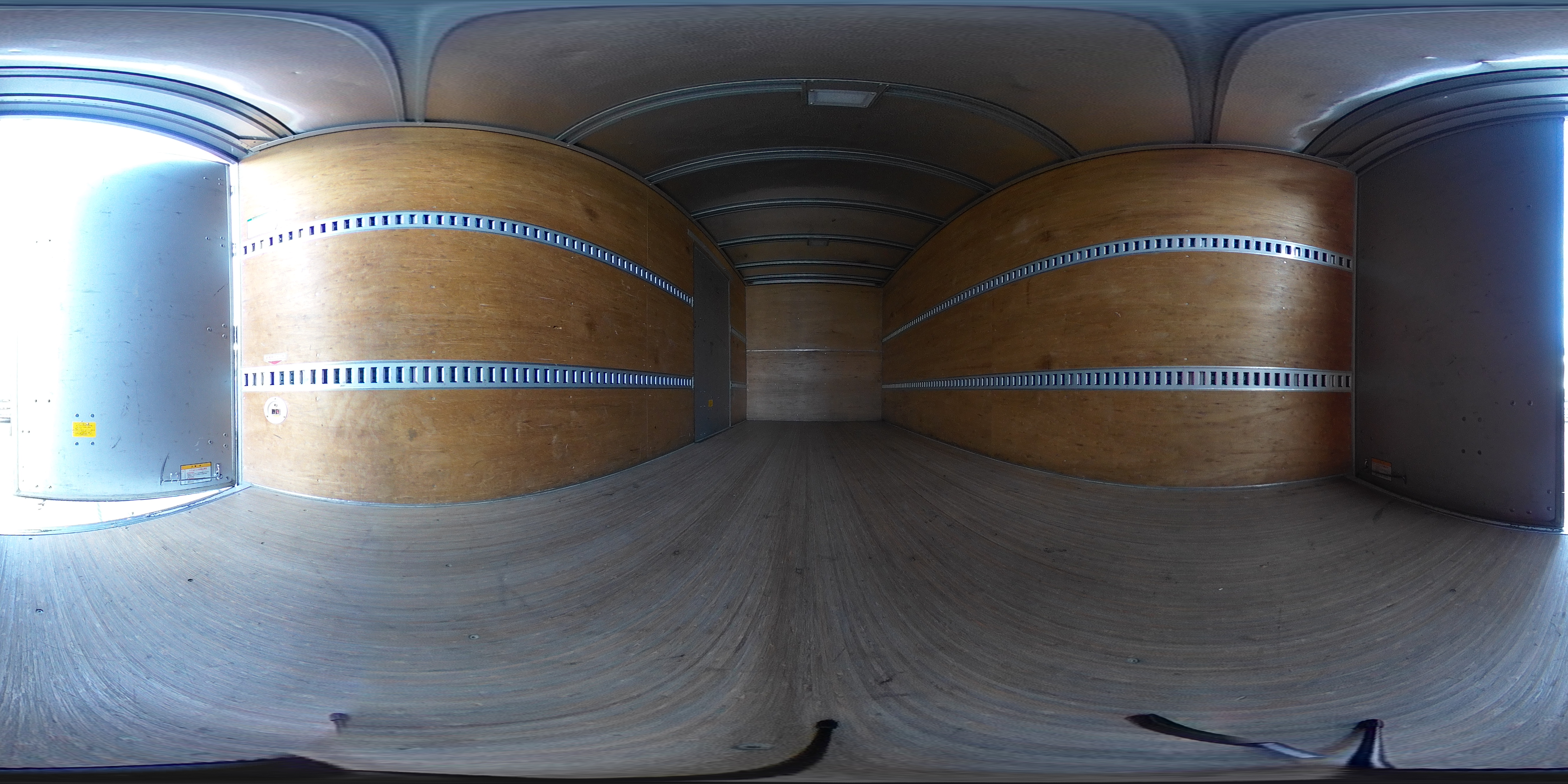 エルフ　「ワイドロング」　アルミバン　積載２０００ｋｇ　サイドドア　ラッシング２段　バックカメラ　坂道発進補助　左電格ミラー　フォグランプ　衝突軽減ブレーキ　車線逸脱警報　ＥＴＣ２．０　日本フルハーフ製　６速ＭＴ！2