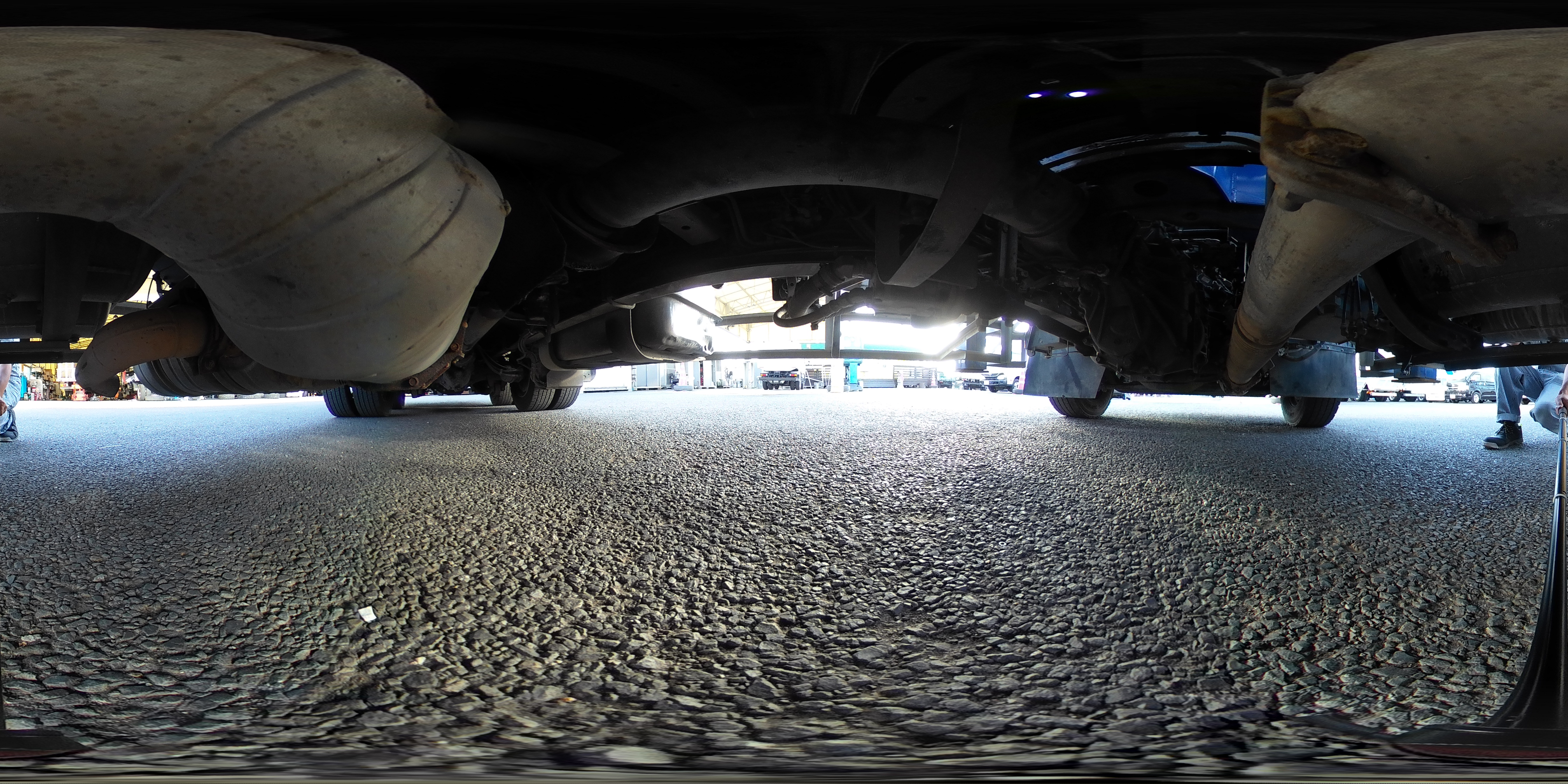 ファイター　大型　３軸　２デフ　リーフサス　「ベッド付き」　３段クレーン　積載１０４００ｋｇ　タダノ製　ラジコン　フックイン　２．９３ｔ吊　アルミブロック　三方開　６．１ｍ長　セイコーラック　網工具入れ　鳥居左右工具箱＆下部鉄板張り　荷台鉄板張り　坂道発進補助　メッキパーツ　６速ＭＴ！総重量２０トン未満！1