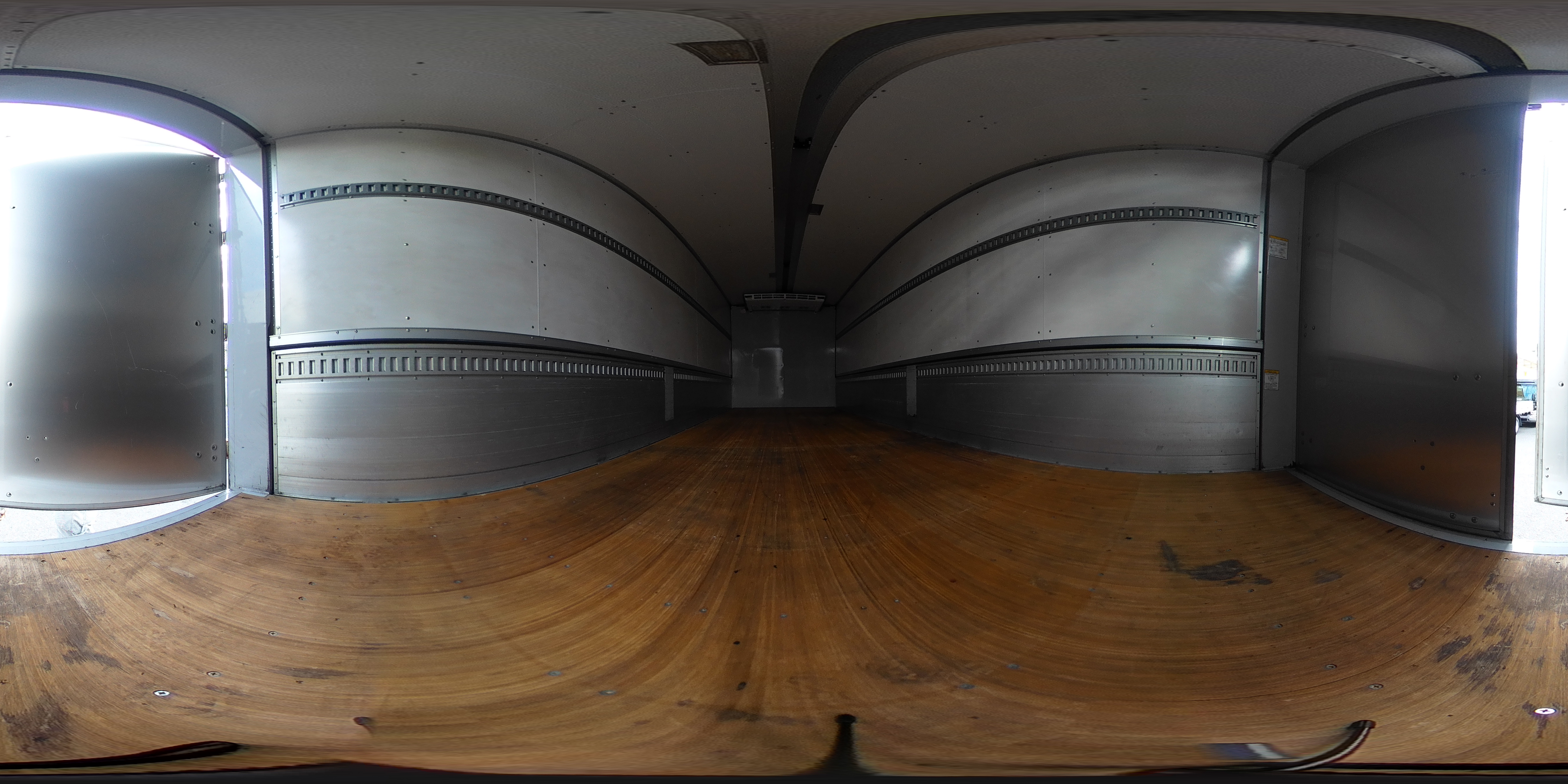 レンジャー　４トン　「ワイド　ハイルーフ　ベッド付き」　冷蔵ウイング　積載２３５０ｋｇ　リアエアサス　６．２ｍ長　ラッシング２段　セイコーラック　坂道発進補助　ＨＩＤヘッドライト　サーモキング製　６速ＭＴ！　車検「Ｒ８年１０月まで！」2