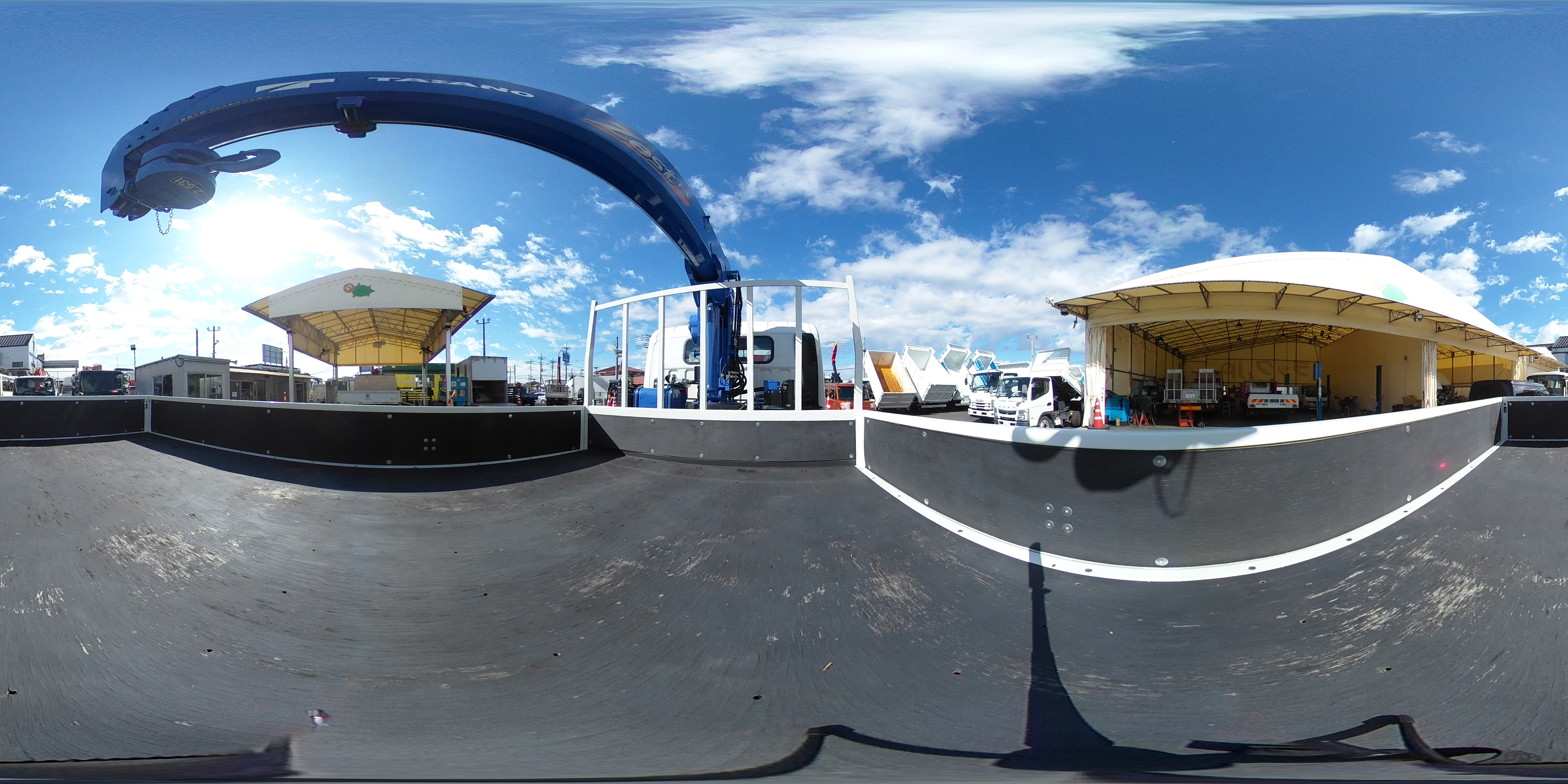 （未使用）　キャンター　「ワイドロング」　４段クレーン　積載３５００ｋｇ　タダノ製　ラジコン　フックイン　２．６３ｔ吊　セイコーラック　坂道発進補助　ＬＥＤヘッドライト＆フォグランプ　左電格ミラー　衝突軽減ブレーキ　車線逸脱警報　５速ＭＴ！2