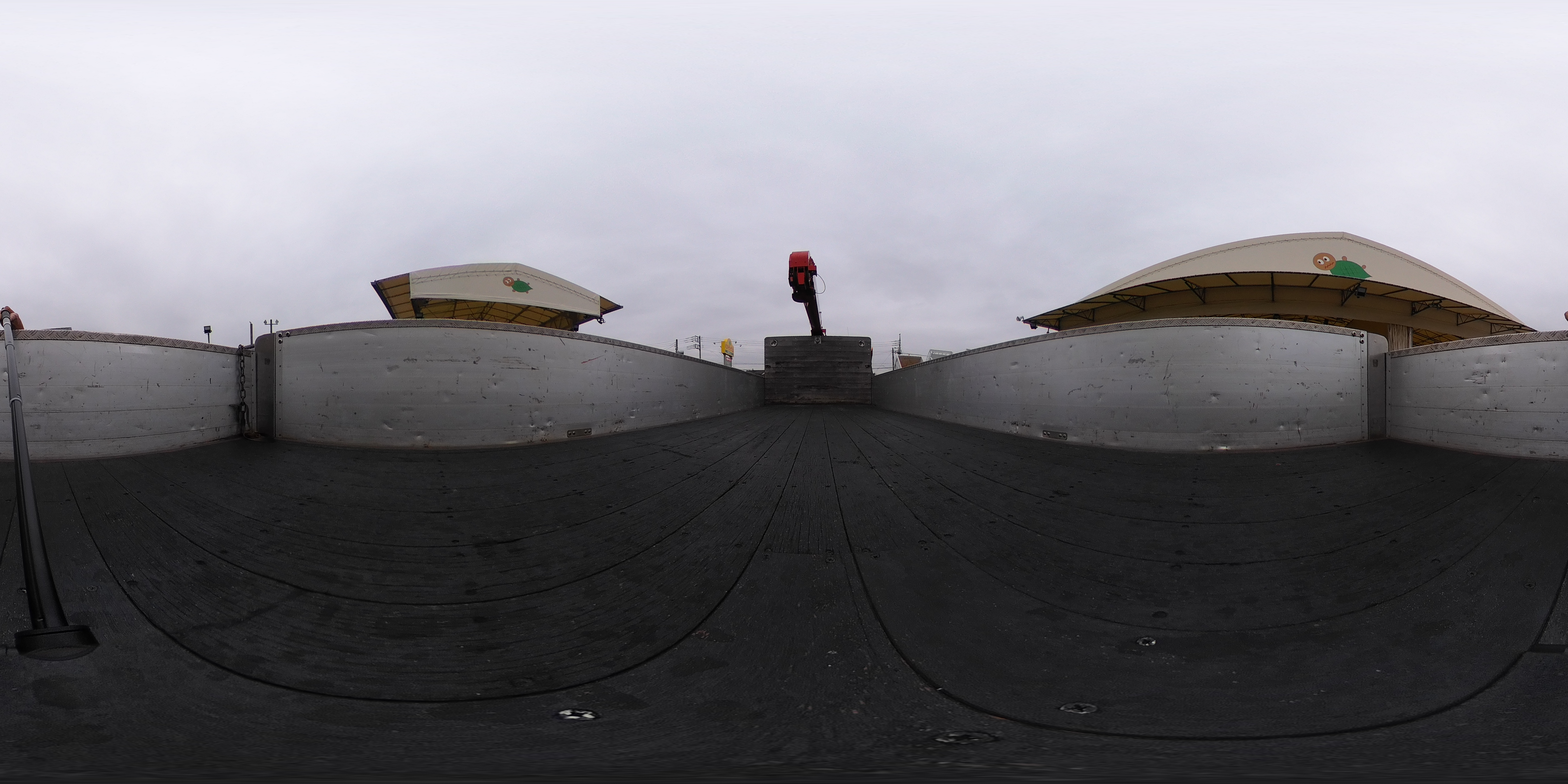 レンジャー　増トン　「標準幅　ベッド付」　４段クレーン　積載７１００ｋｇ　古河ユニック製　６ｍ長　アルミブロック　ラジコン　フックイン　２．９３ｔ吊　差違いアウトリガー　角足　セイコーラック　アオリ上部プロテクター付き　鳥居板張り＆工具入れ　坂道発進補助　オートエアコン　ＨＩＤヘッドライト　社外テール　メッキパーツ　６速ＭＴ！2