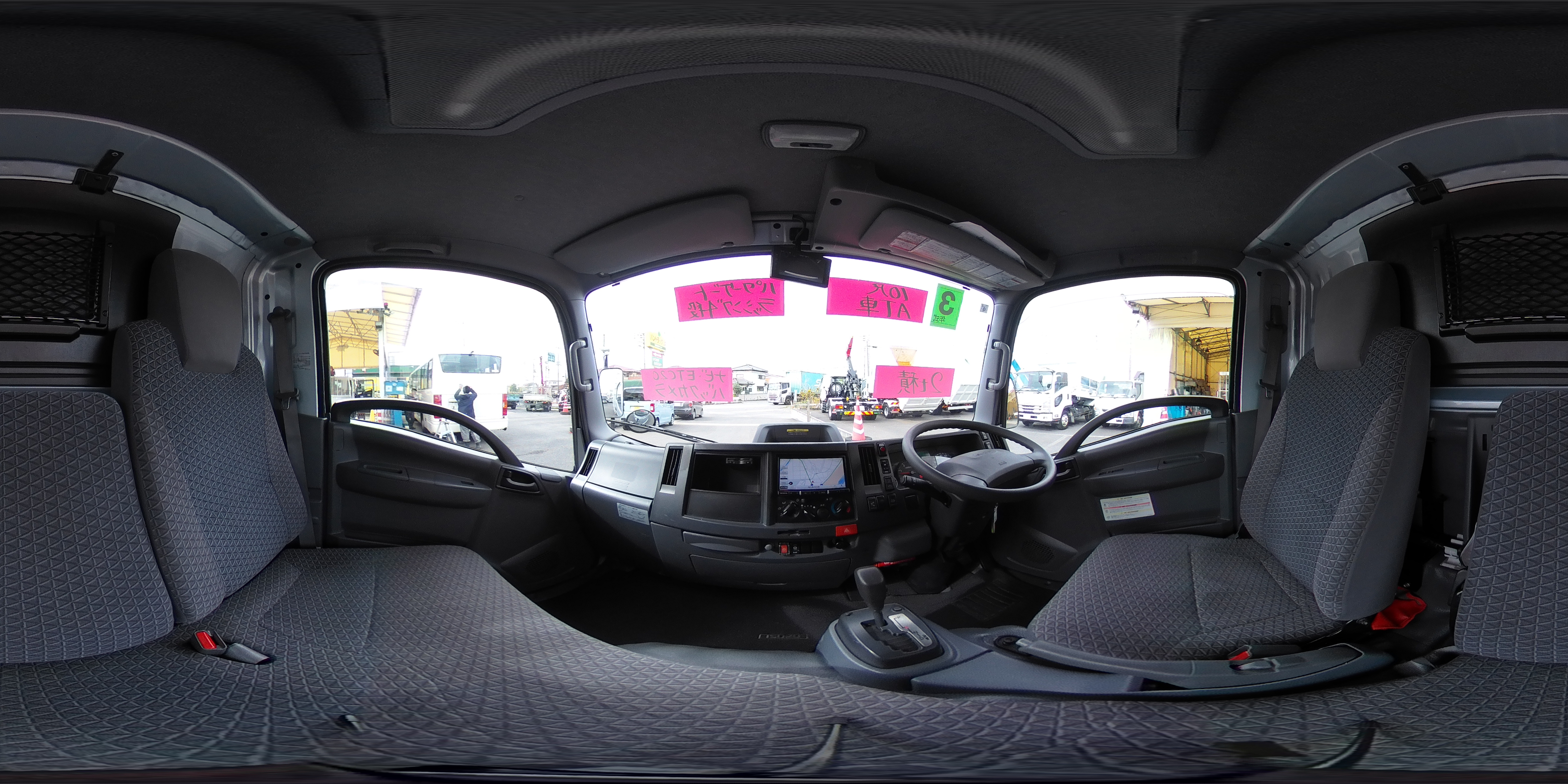 エルフ　１０尺　パネルバン　積載２０００ｋｇ　サイドドア　高箱　跳ね上げ式　垂直パワーゲート　ラッシング４段　床フック　箱ラダー付き　ルーフキャリア　バックカメラ　ＥＴＣ２．０　社外ナビ　フルセグＴＶ　キーレス　左電格ミラー　フォグランプ　衝突軽減ブレーキ　車線逸脱警報　全低床　ＡＴ車！0