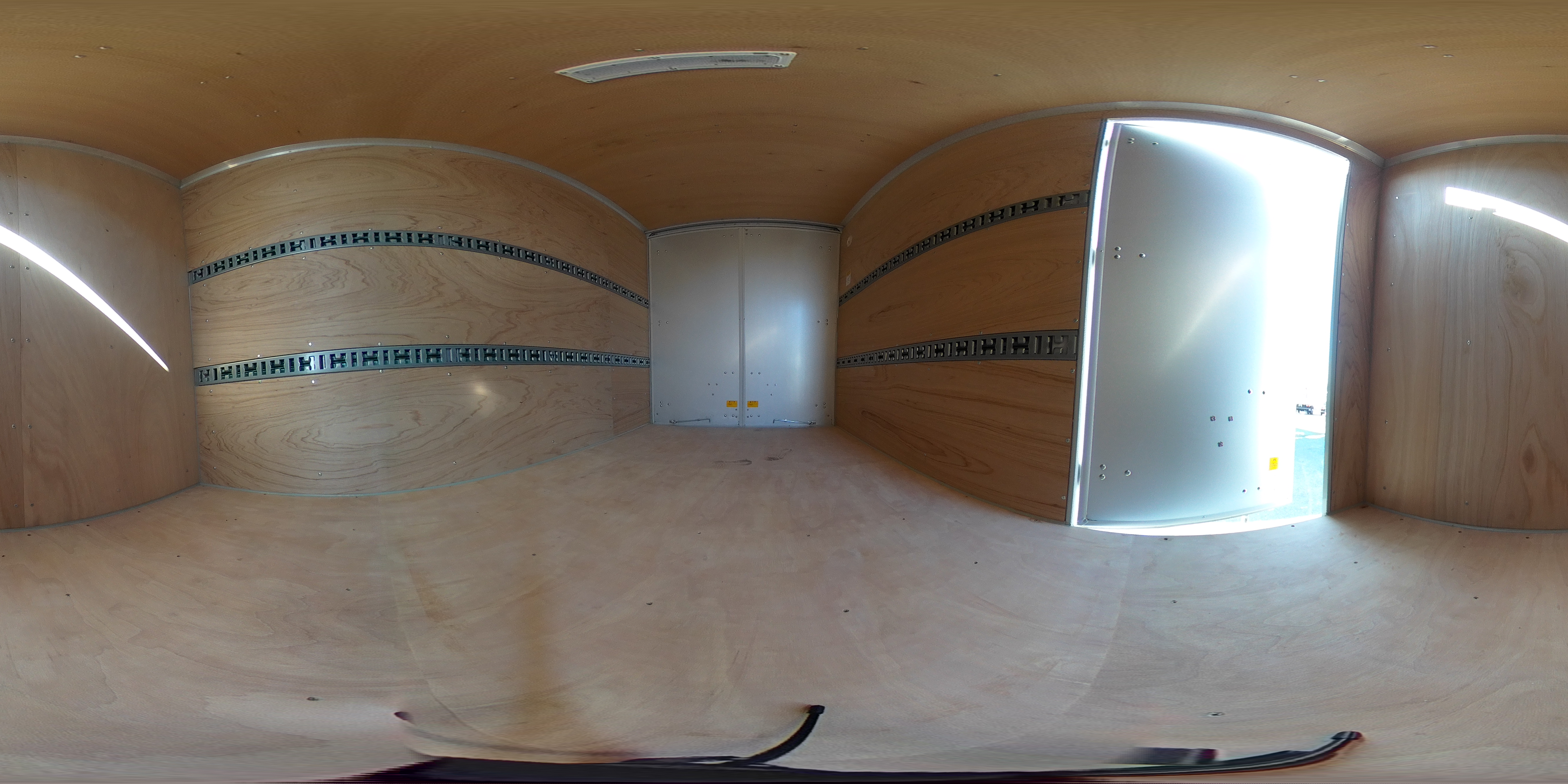 （未使用）　キャンター　１０尺　アルミバン　積載２０００ｋｇ　サイドドア　ラッシング２段　左電格ミラー　坂道発進補助　スマートキー　ＬＥＤヘッドライト＆フォグランプ　衝突軽減ブレーキ　車線逸脱警報　５速ＭＴ！2