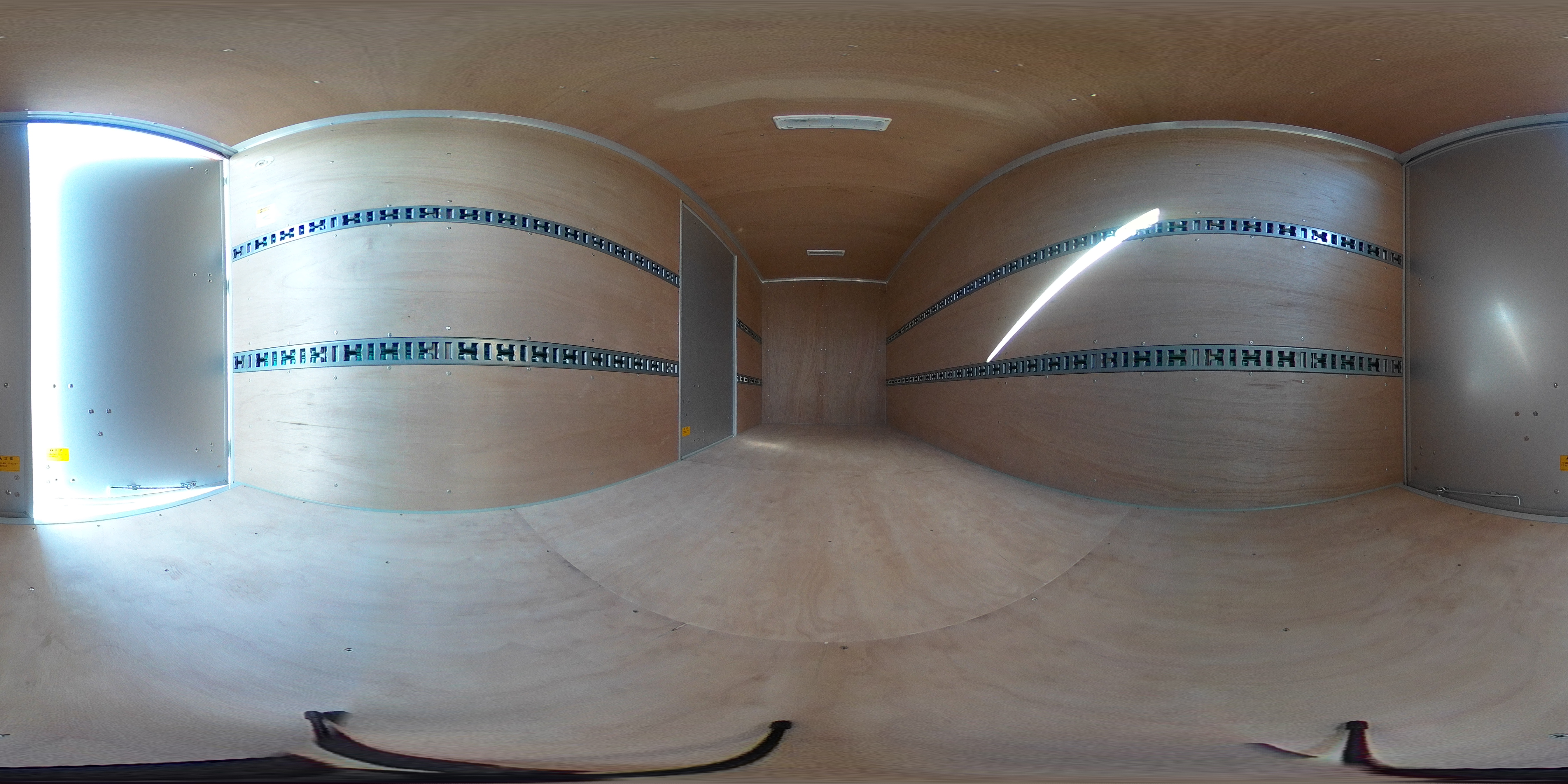 （未使用）　キャンター　「標準幅　ロング」　アルミバン　積載３０００ｋｇ　サイドドア　ラッシング２段　左電格ミラー　坂道発進補助　スマートキー　ＬＥＤヘッドライト＆フォグランプ　９０度ストッパー　パブコ製　衝突軽減ブレーキ　車線逸脱警報　５速ＭＴ！2