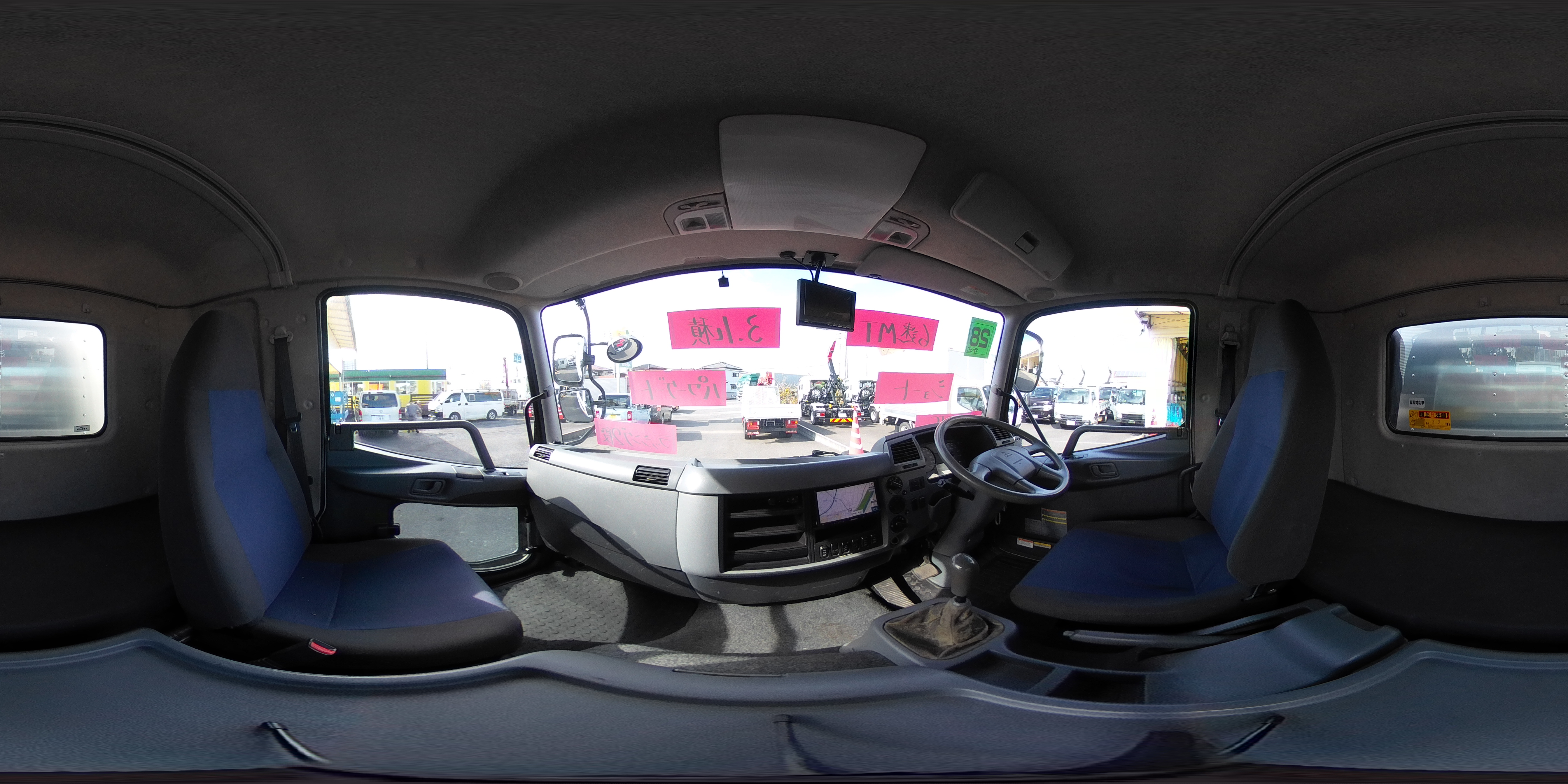 ファイター　４トン　「標準幅　ベッド付き　ショート」　アルミバン　積載３１００ｋｇ　サイドドア　リーフサス　格納パワーゲート　ラッシング２段　壁面フック　社外ナビ　バックカメラ　ＥＴＣ　坂道発進補助　ＨＩＤヘッドライト　メッキパーツ　パブコ製　６速ＭＴ！0