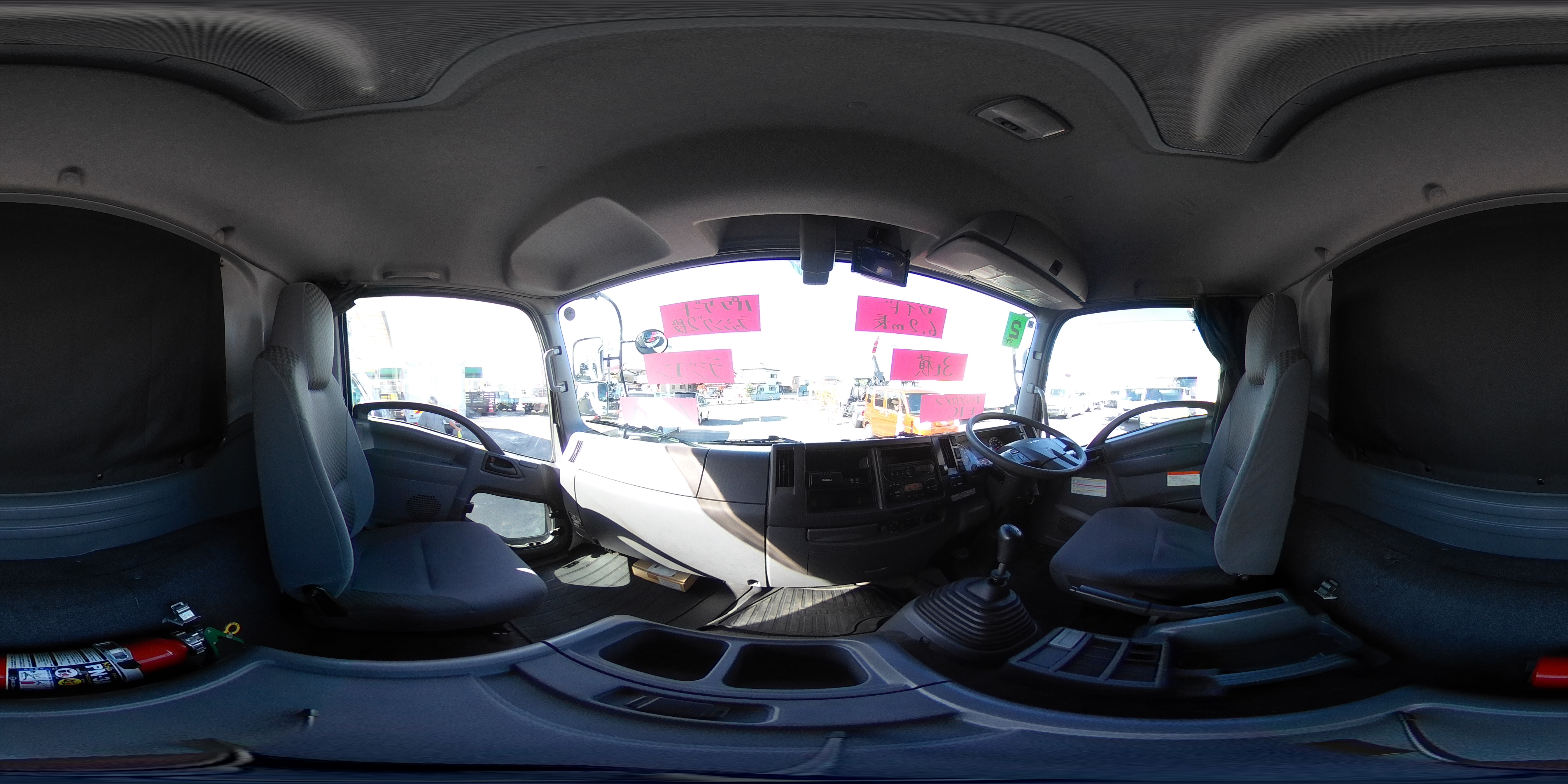 フォワード　４トン　「ワイド　ベッドレス」　アルミバン　積載３０００ｋｇ　リーフサス　６．２ｍ長　跳ね上げ式　パワーゲート　ラジコン　ラッシング２段　バックカメラ　ＥＴＣ２．０　坂道発進補助　ＨＩＤヘッドライト　日本フルハーフ製　６速ＭＴ！0