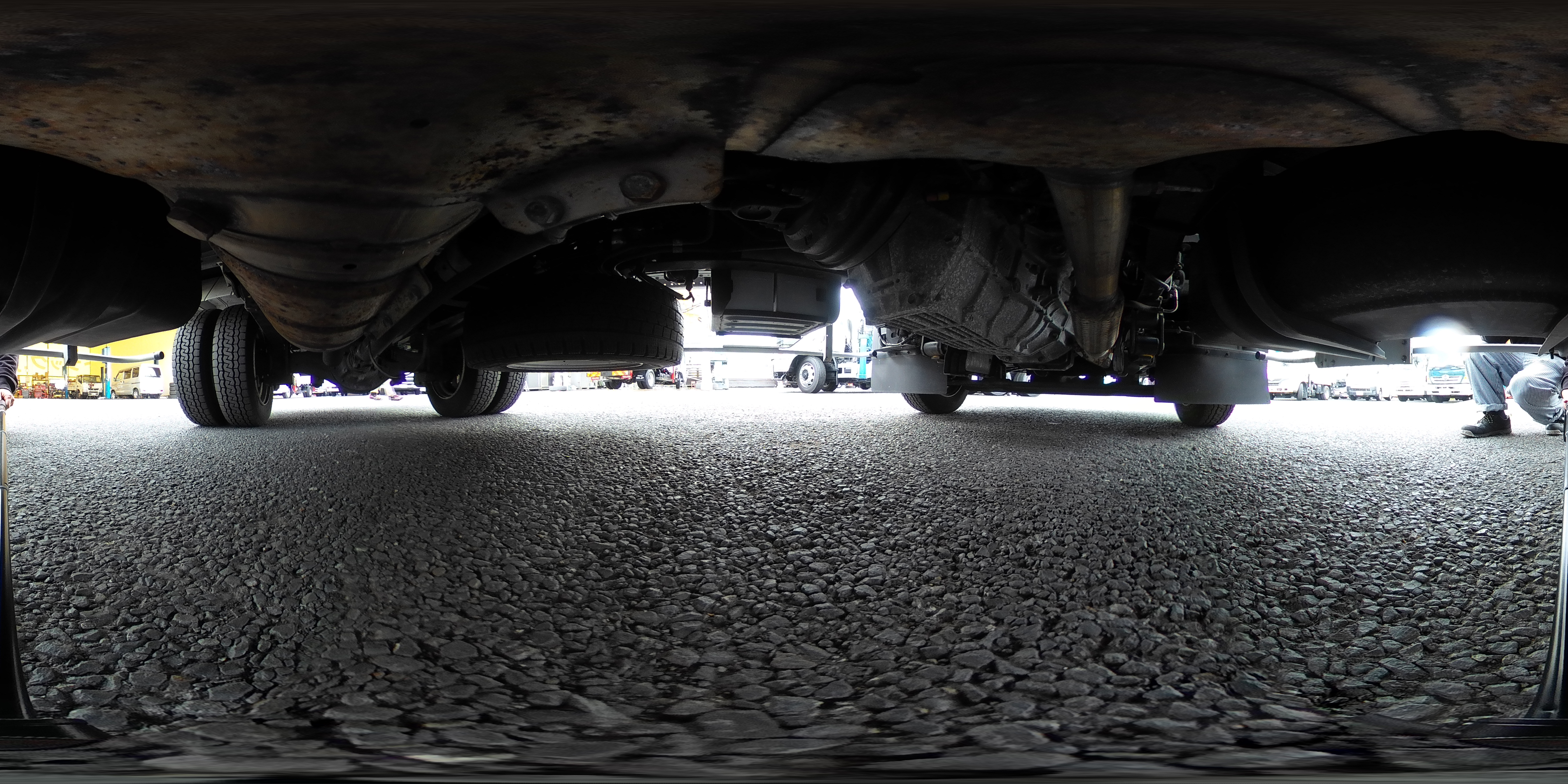 デュトロ　「ワイド　セミロング」　パネルバン　積載２０００ｋｇ　サイドドア　跳ね上げ式パワーゲート　ラッシング４段　導風板　箱内前方上部スペース付き　バックカメラ　ＥＴＣ　フォグランプ　日本フルハーフ製　５速ＭＴ！希少車！！0