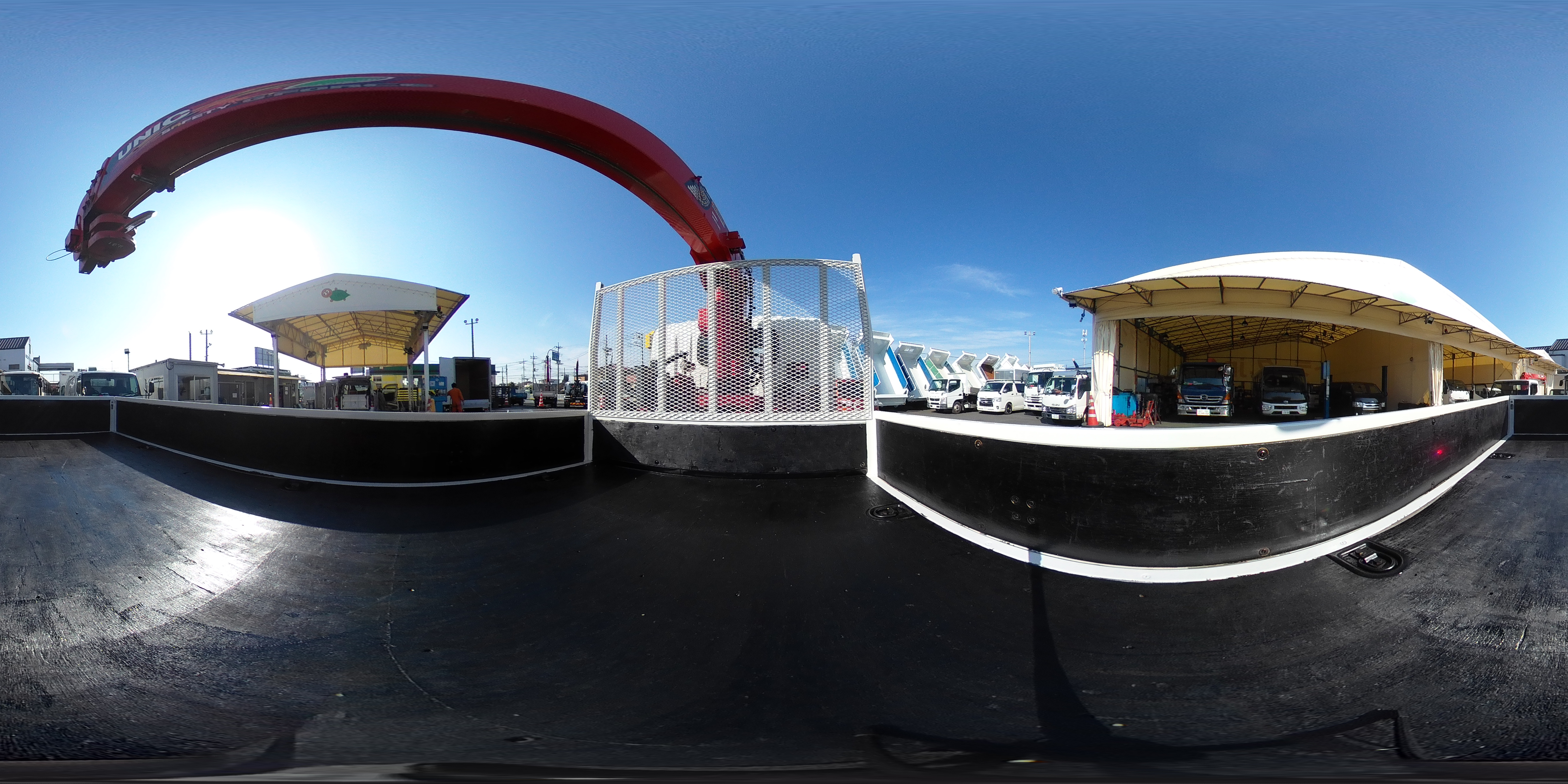 エルフ　「標準幅　ロング」　４段クレーン　積載２０００ｋｇ　古河ユニック製　ラジコン　フックイン　２．９３ｔ吊　セイコーラック　床フック３対　鳥居上部金網張り　左電格ミラー　坂道発進補助　ＥＴＣ　フォグランプ　６速ＭＴ！2