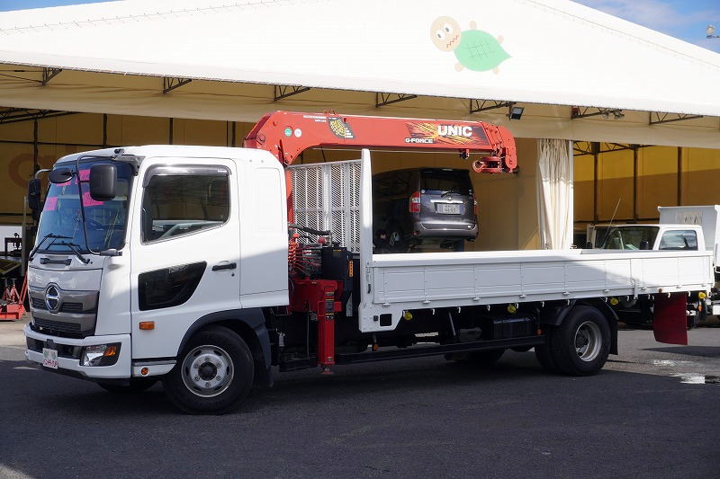 レンジャー　４トン　「標準幅　ベッド付き」　４段クレーン　積載２４００ｋｇ　古河ユニック製　ラジコン　フックイン　２．９３ｔ吊　５．５ｍ長　床フック４対　セイコーラック　鳥居金網張り＆下部鉄板張り　坂道発進補助　ＥＴＣ　６速ＭＴ！フロント画像