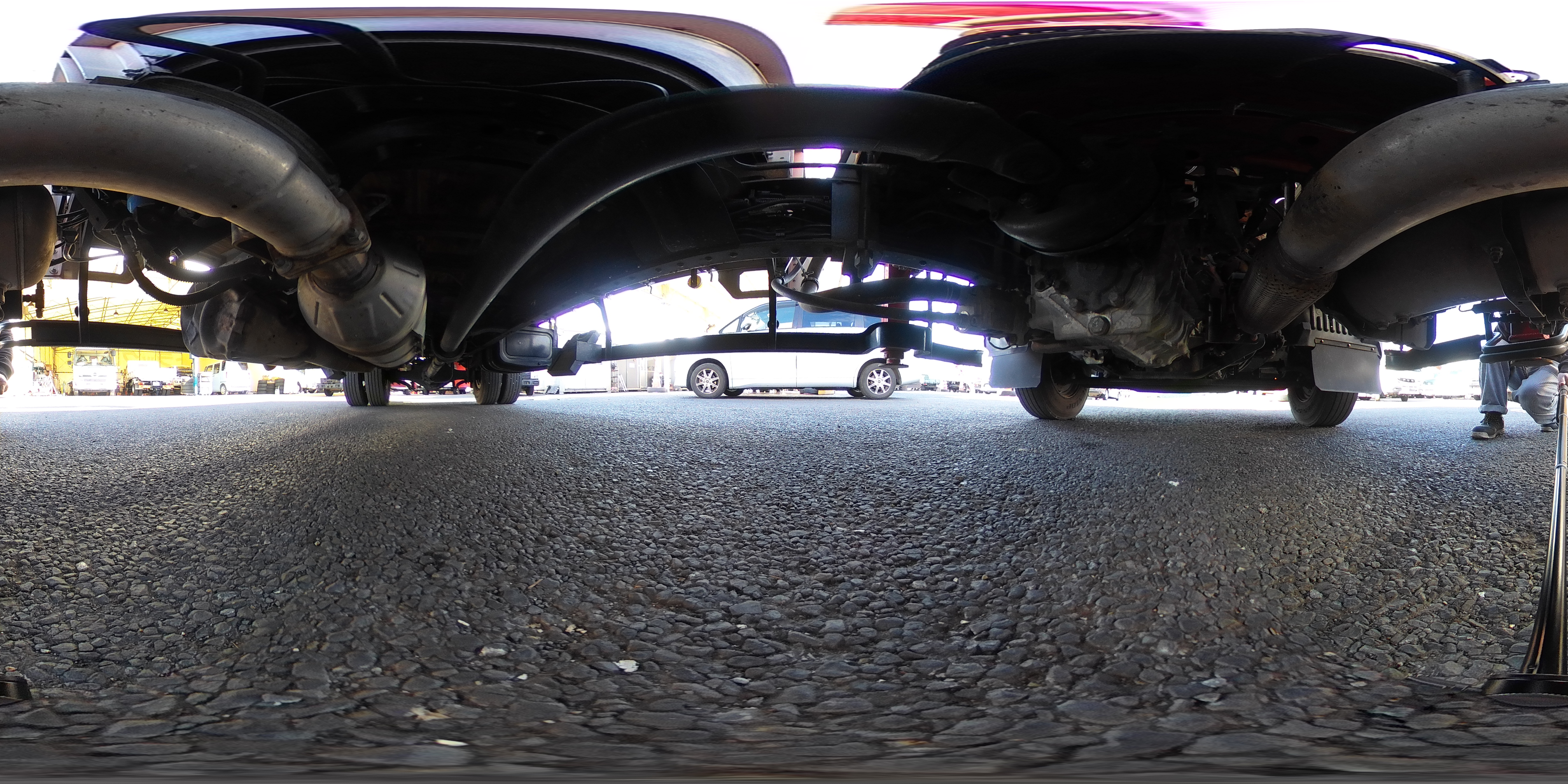 レンジャー　４トン　「標準幅　ベッド付き」　４段クレーン　積載２４００ｋｇ　古河ユニック製　ラジコン　フックイン　２．９３ｔ吊　５．５ｍ長　床フック４対　セイコーラック　鳥居金網張り＆下部鉄板張り　坂道発進補助　ＥＴＣ　６速ＭＴ！0