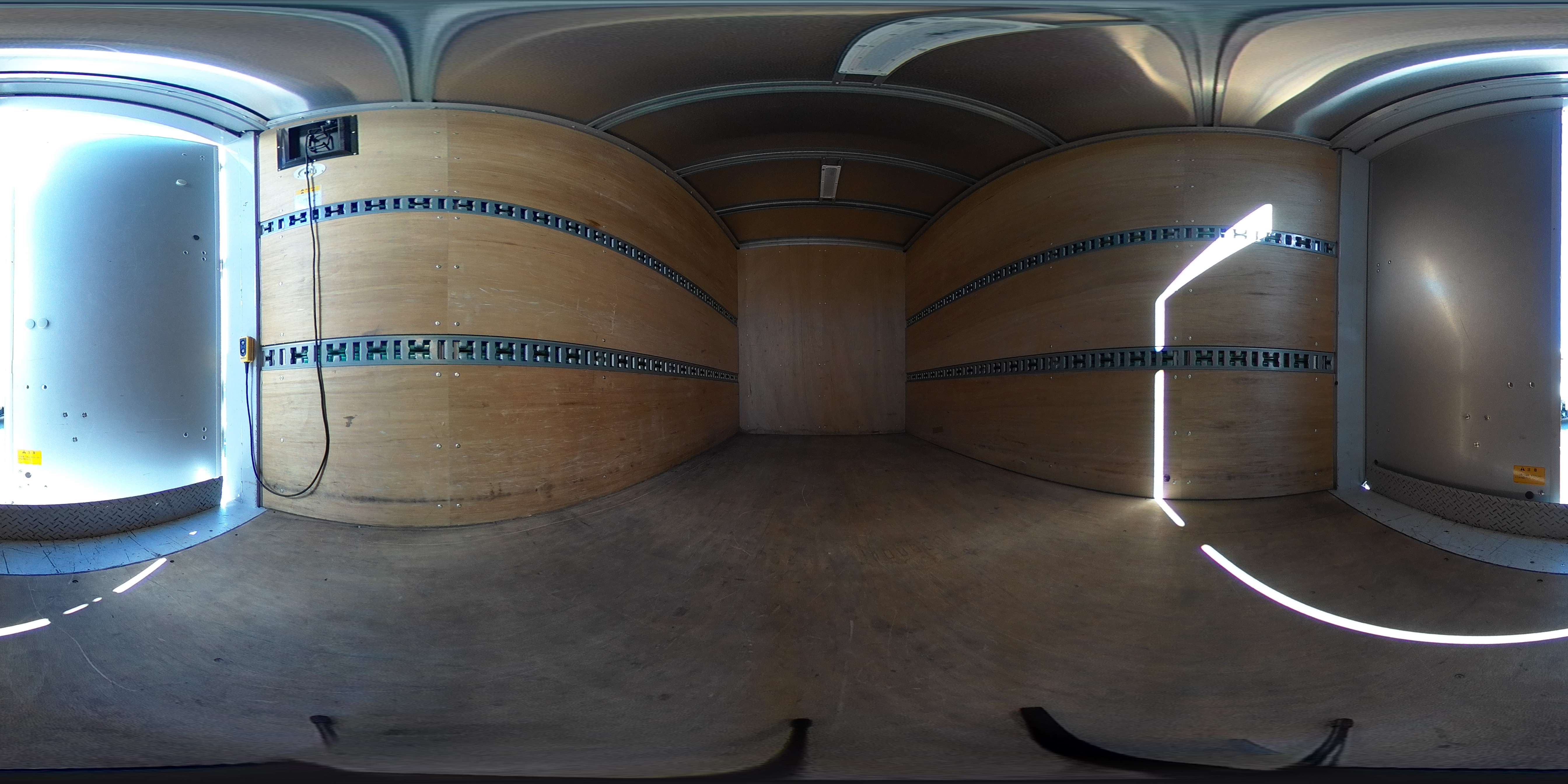 キャンター　１０尺　アルミバン　積載２０００ｋｇ　リア観音扉　垂直パワーゲート　ラッシング２段　左電格ミラー　坂道発進補助　バックカメラ　ＥＴＣ２．０　ＬＥＤヘッドライト＆フォグランプ　スマートキー　衝突軽減ブレーキ　車線逸脱警報　パブコ製　５速ＭＴ！準中型（５トン限定）免許対応！　車検「Ｒ８年２月まで！」2