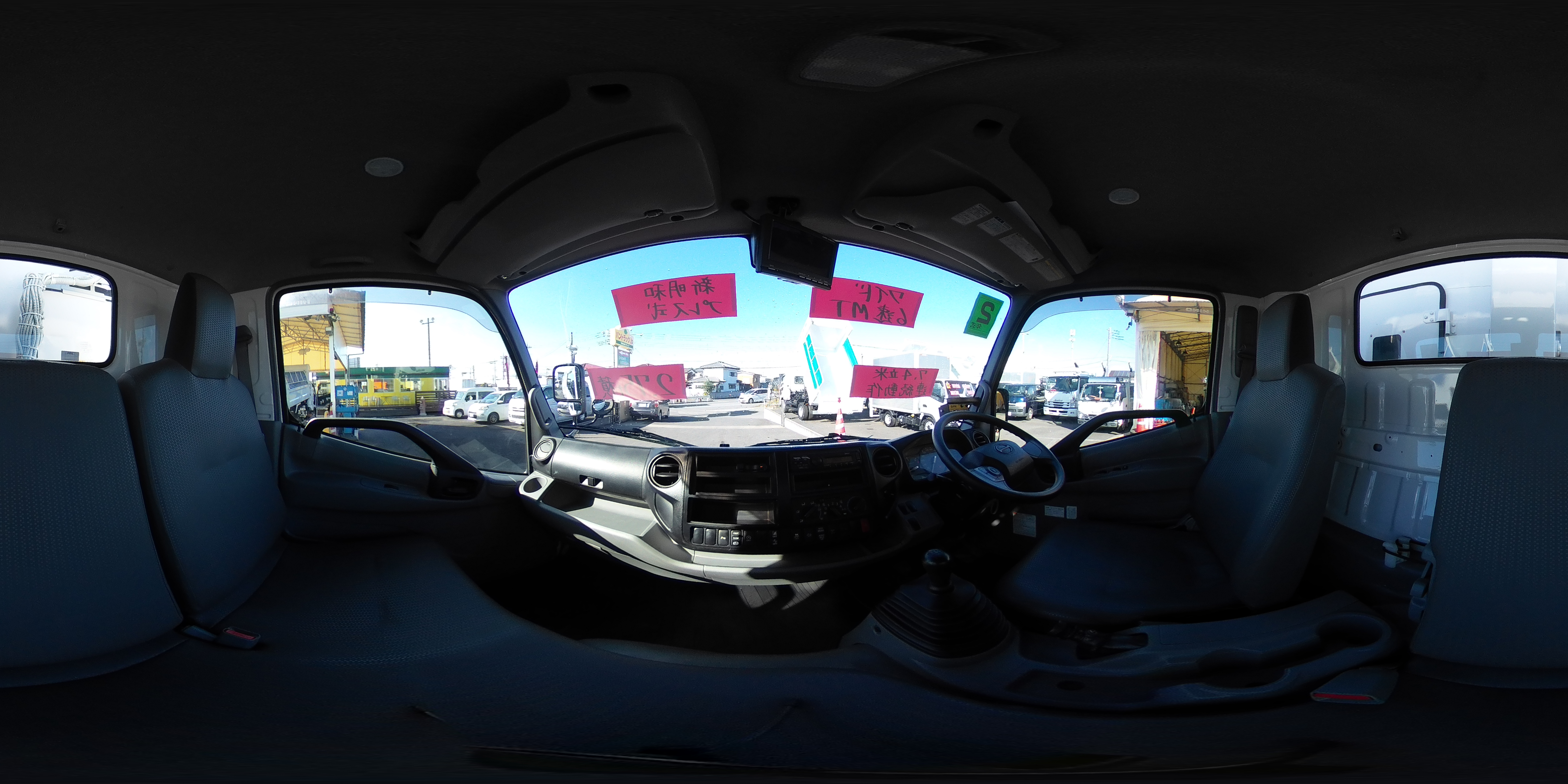 デュトロ　「ワイド」　パッカー車　新明和製　プレス式　７．４立米　積載２７５０ｋｇ　連続動作　汚水タンク　防臭扉　バックカメラ　ＥＴＣ　ＬＥＤヘッドライト＆フォグランプ　電動パーキングブレーキ　左電格ミラー　坂道発進補助　衝突軽減ブレーキ　車線逸脱警報　クリアランスソナー　６速ＭＴ！0