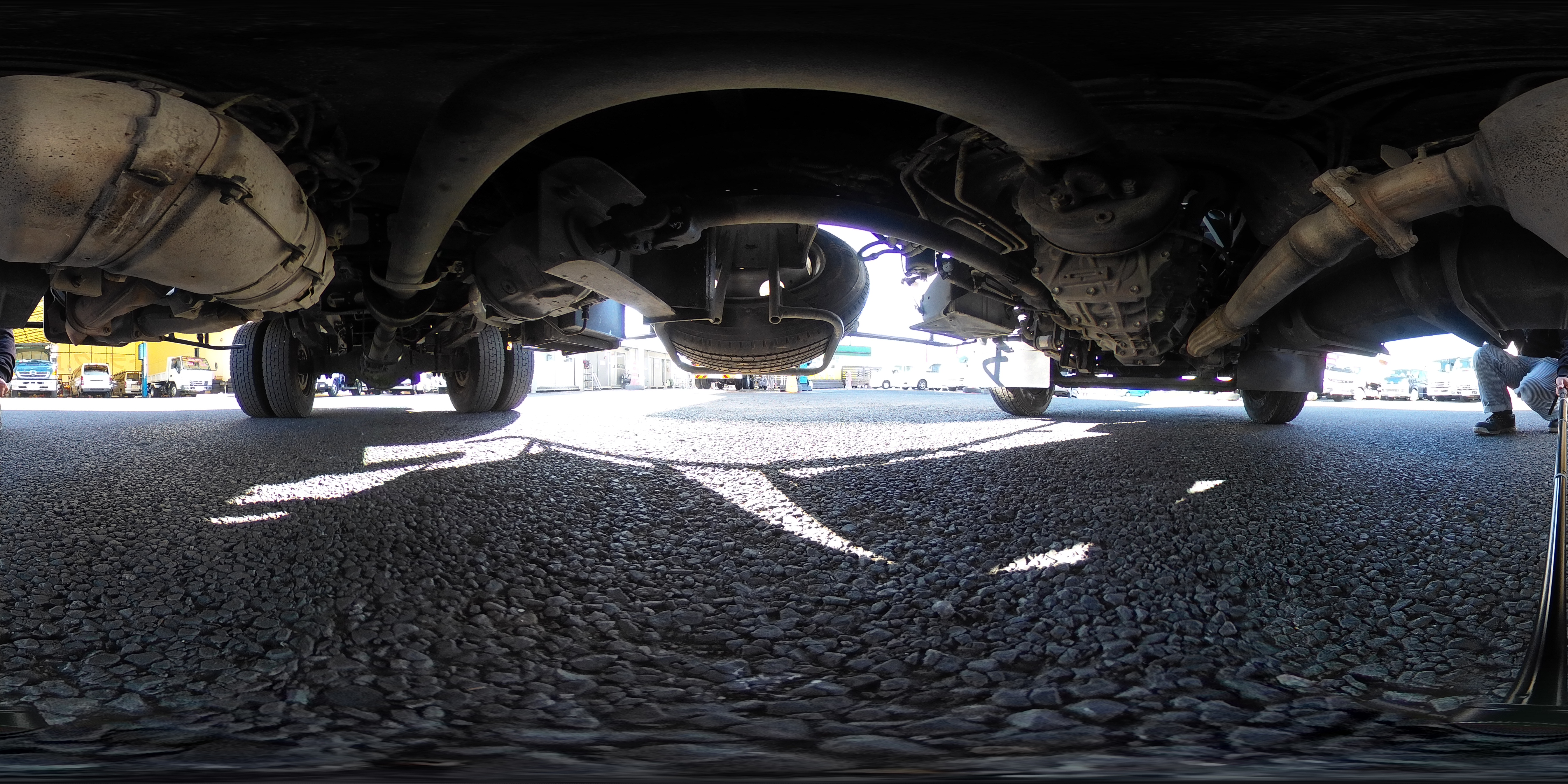 デュトロ　「ワイド」　パッカー車　新明和製　プレス式　７．４立米　積載２７５０ｋｇ　連続動作　汚水タンク　防臭扉　バックカメラ　ＥＴＣ　ＬＥＤヘッドライト＆フォグランプ　電動パーキングブレーキ　左電格ミラー　坂道発進補助　衝突軽減ブレーキ　車線逸脱警報　クリアランスソナー　６速ＭＴ！1