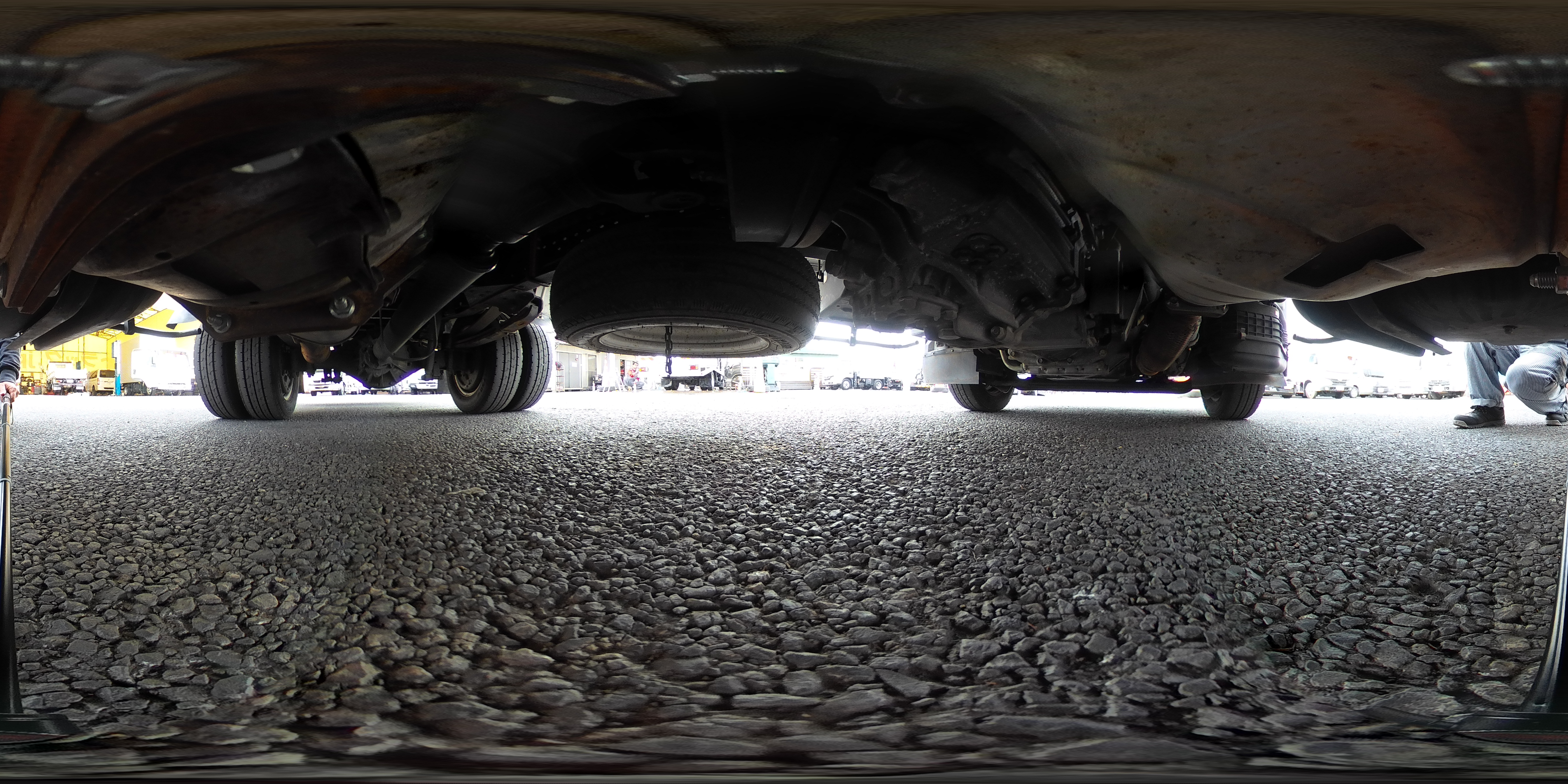 タイタン　「標準幅　セミロング」　アルミバン　積載１７５０ｋｇ　跳ね上げ式　垂直パワーゲート　ラッシング３段　バックカメラ　左電格ミラー　フォグランプ　北村製　ＡＴ車！準中型（５トン限定）免許対応！　車検「Ｒ８年４月まで！」1