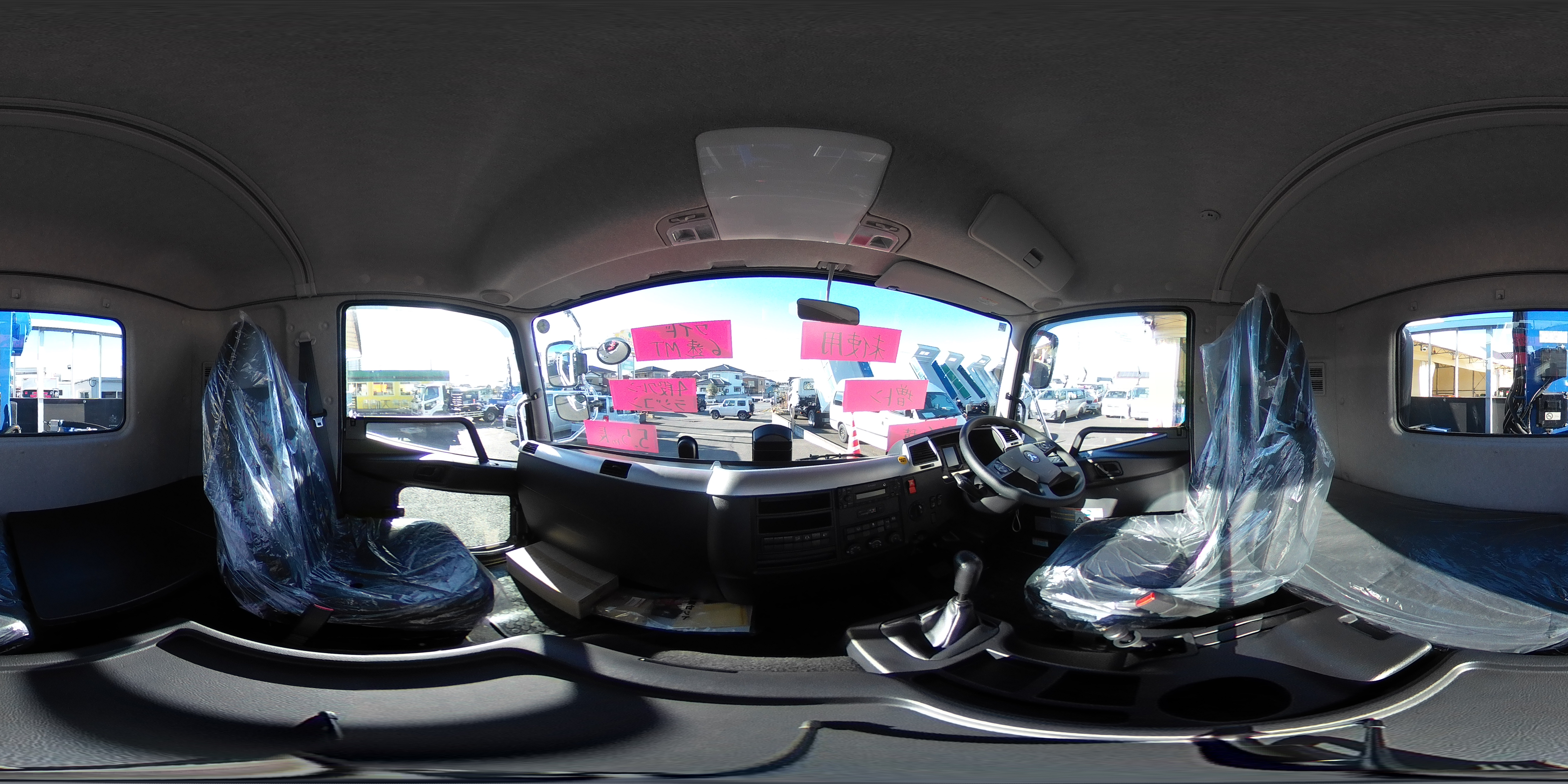 （未使用）　ファイター　増トン　「ワイド　ベッド付き」　４段クレーン　積載７５００ｋｇ　タダノ製　５．５ｍ長　アルミブロック　ラジコン　フックイン　２．９３ｔ吊　差し違いアウトリガー　坂道発進補助　床フック５対　ロープ穴５対　メッキパーツ　衝突軽減ブレーキ　車線逸脱警報　６速ＭＴ！　車検「Ｒ８年２月まで！」1