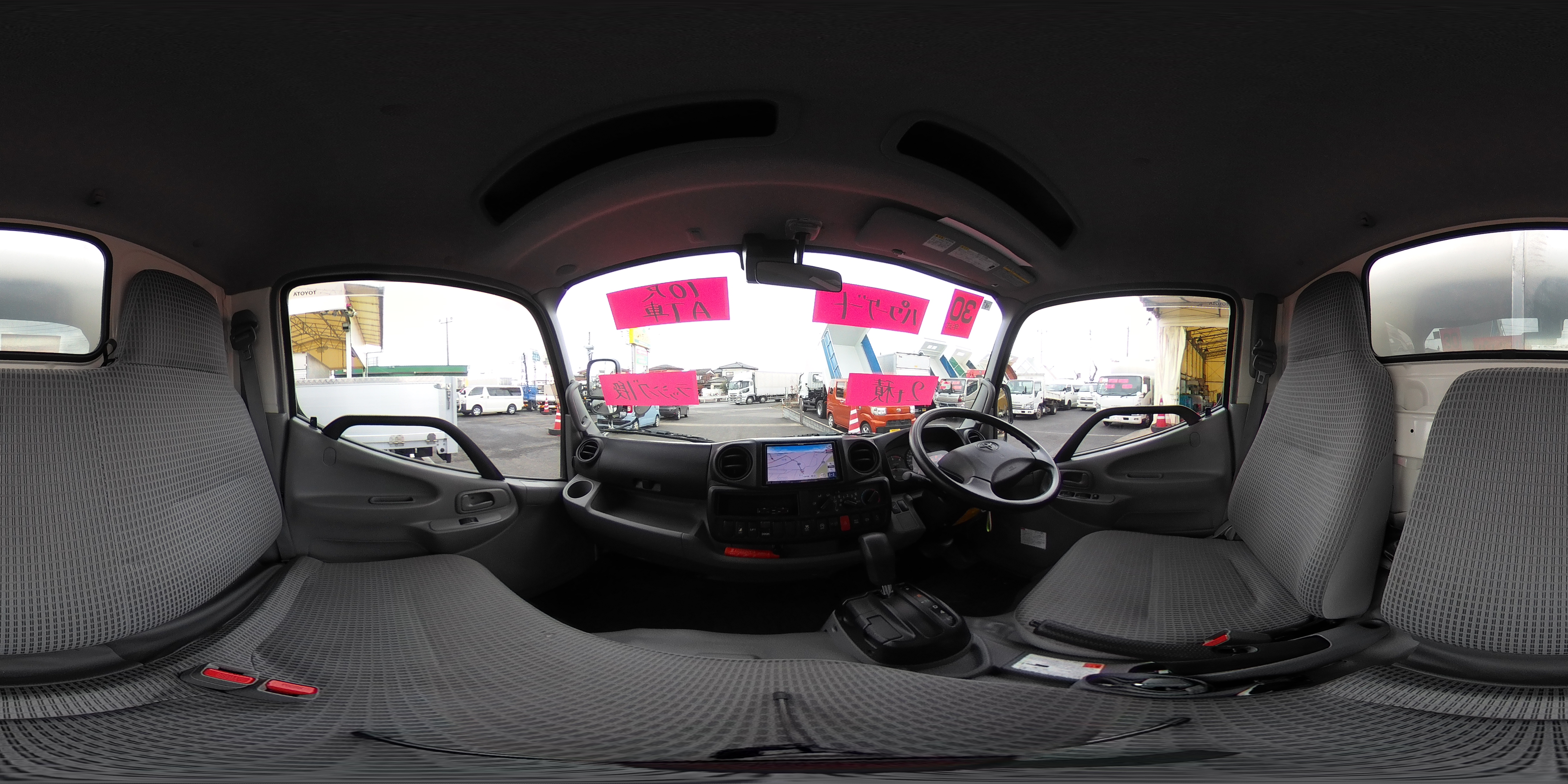 ダイナ　１０尺　アルミバン　積載２０００ｋｇ　サイドドア　リア観音扉　床下格納パワーゲート　ラッシング１段　壁面フック２対　落とし込みフック４対　左電格ミラー　バックカメラ　ＥＴＣ　社外ナビ　ワンセグＴＶ　衝突軽減ブレーキ　車線逸脱警報　トヨタ車体製　ＡＴ車！　車検「Ｒ８年４月まで！」0