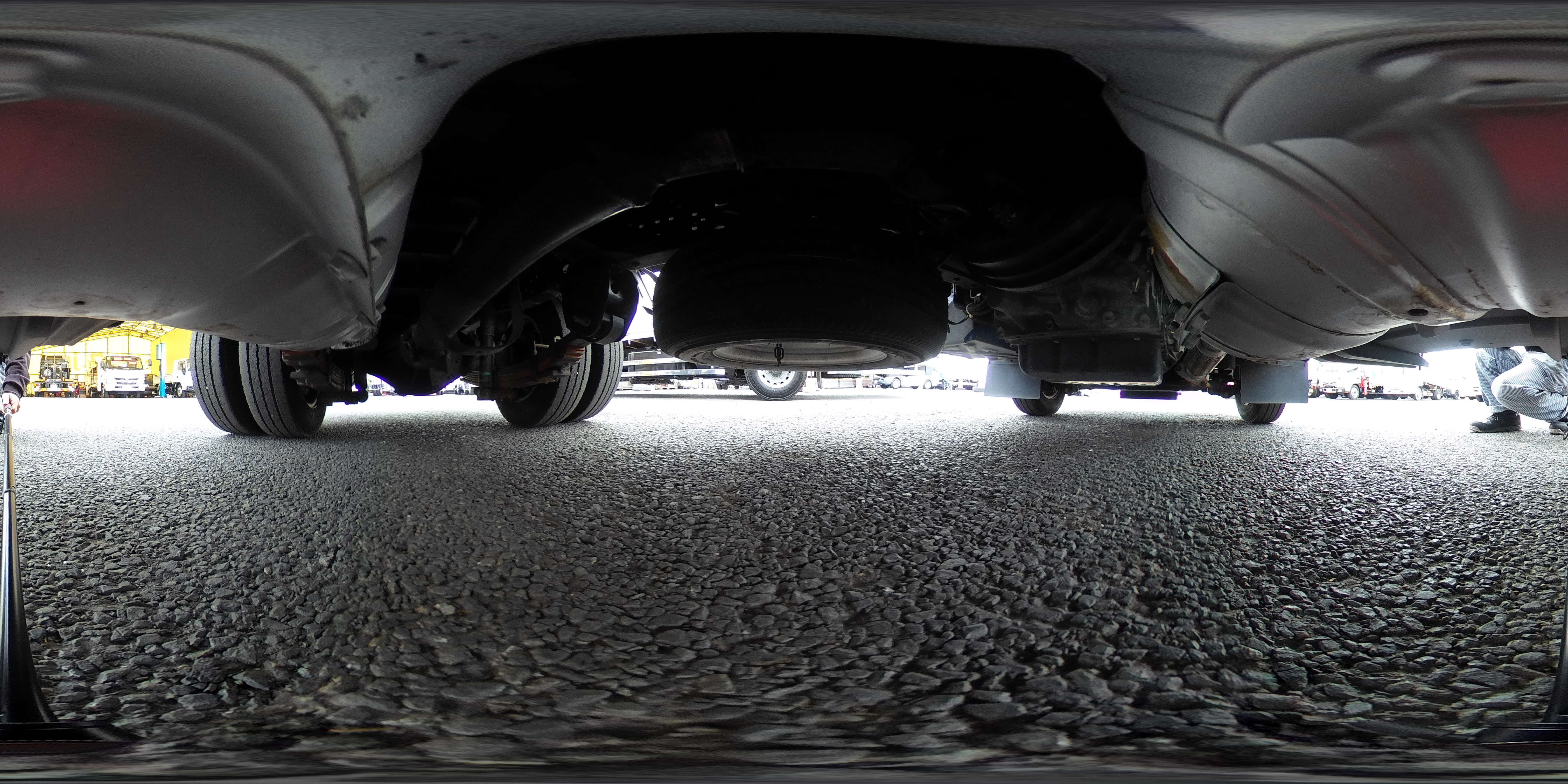 ダイナ　１０尺　アルミバン　積載２０００ｋｇ　サイドドア　リア観音扉　床下格納パワーゲート　ラッシング１段　壁面フック２対　落とし込みフック４対　左電格ミラー　バックカメラ　ＥＴＣ　社外ナビ　ワンセグＴＶ　衝突軽減ブレーキ　車線逸脱警報　トヨタ車体製　ＡＴ車！　車検「Ｒ８年４月まで！」1