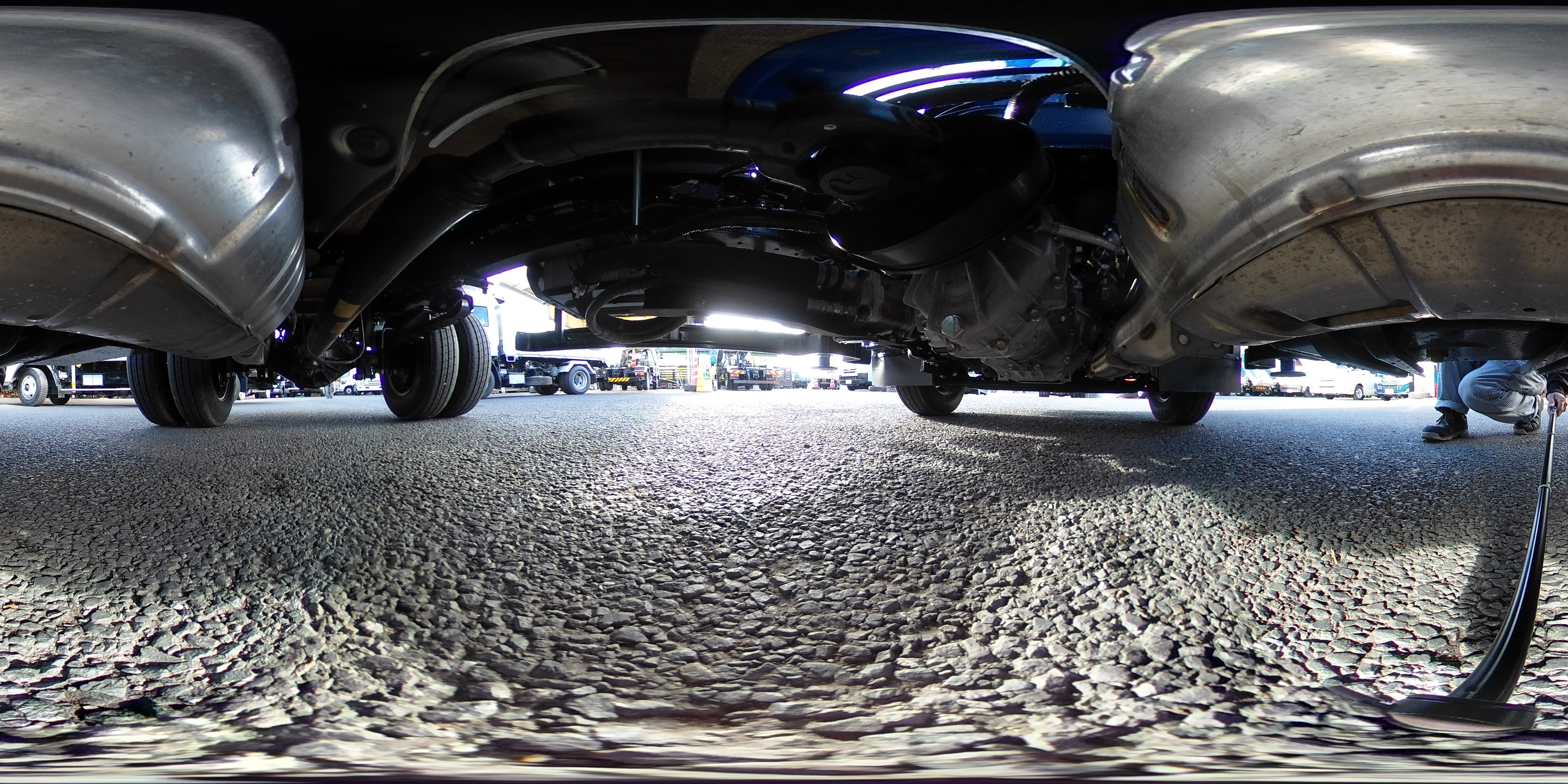 タイタン　「標準幅　ショートボディ　セミロング」　４段クレーン　タダノ製　積載３０００ｋｇ　ラジコン　フックイン　２．６３ｔ吊　左電格ミラー　バックカメラ　ＥＴＣ２．０　ＬＥＤヘッドライト＆フォグランプ　黒革調シートカバー　社外テール　メッキホイールライナー　衝突軽減ブレーキ　車線逸脱警報　高年式！低走行！６速ＭＴ！　車検「Ｒ８年１２月まで！」1