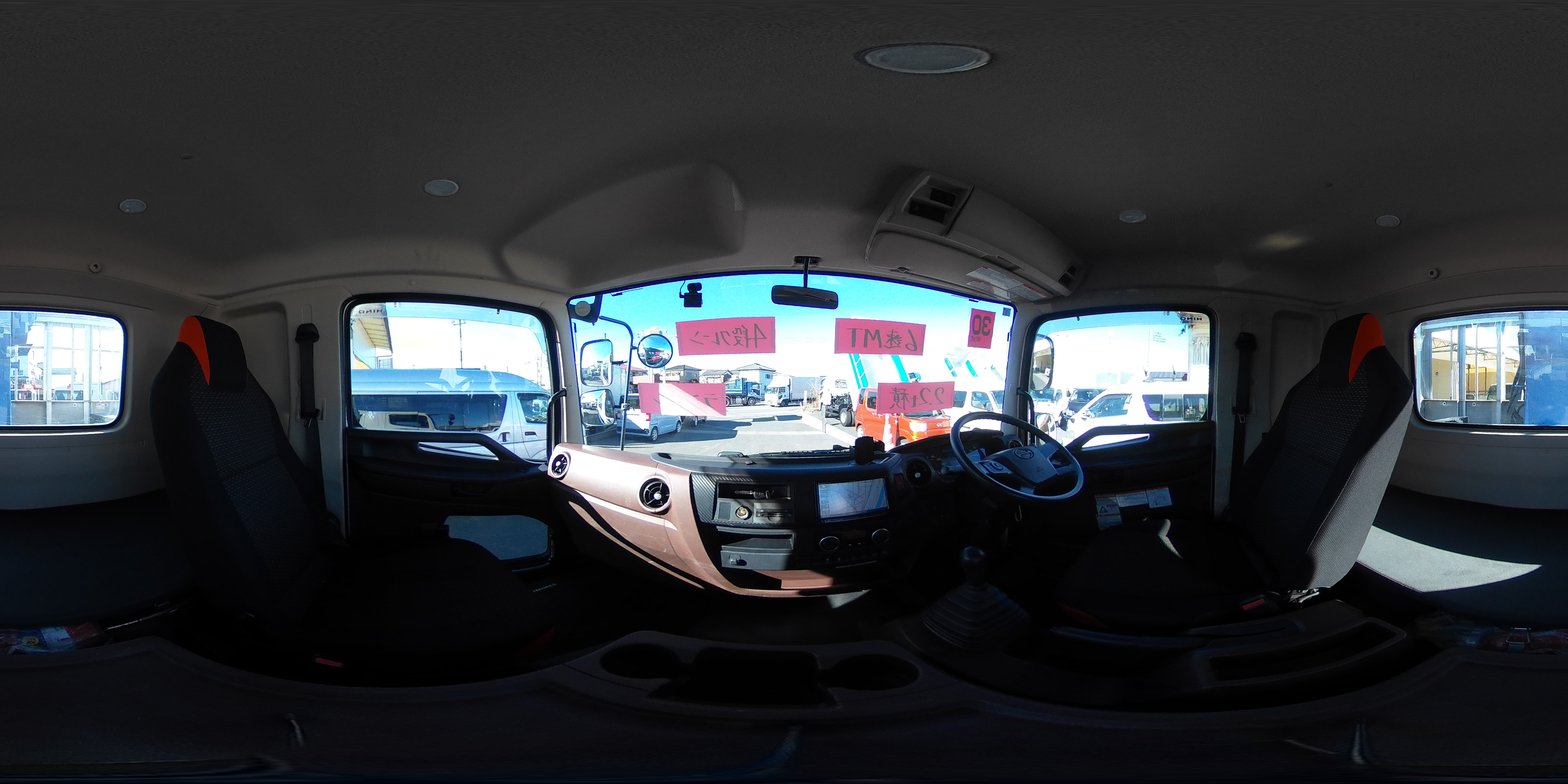 レンジャー　４トン　「標準幅　ベッド付き」　４段クレーン　積載２２００ｋｇ　タダノ製　５．４ｍ長　アルミブロック　三方開　ロープ穴４対　ラジコン　フックイン　２．９３ｔ吊　荷台シマ板張り　セイコーラック　坂道発進補助　バックカメラ　社外ナビ　ＥＴＣ　衝突軽減ブレーキ　車線逸脱警報　オートエアコン　６速ＭＴ！　車検「Ｒ８年３月まで！」1