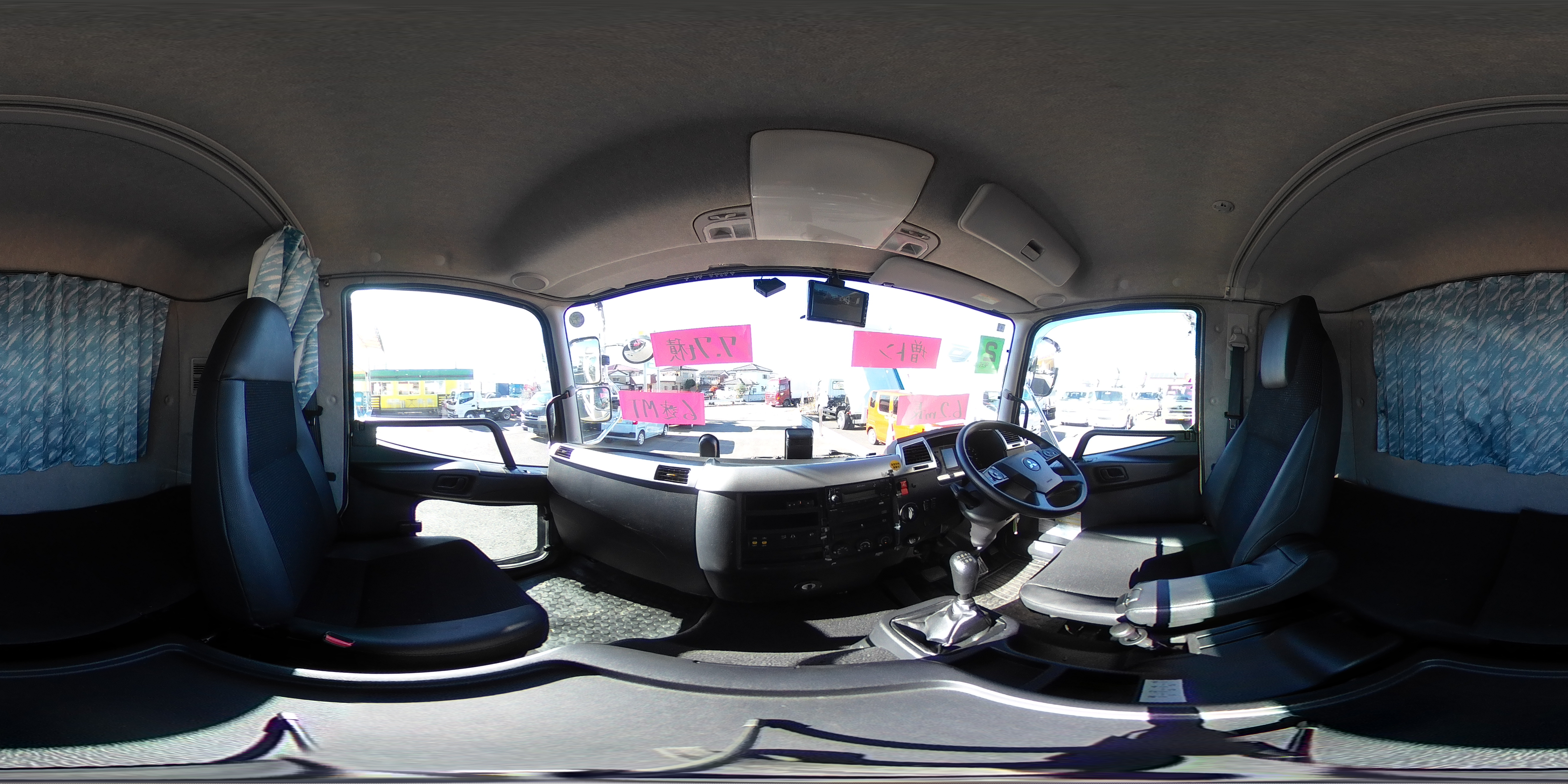 ファイター　増トン　「標準幅　ベッド付き」　平ボディー　アルミブロック　本所ボディー製造りボディー　セイコーラック　リーフサス　積載７７００ｋｇ　６．２ｍ長　三方開　鳥居板張り＆シートデッキ＆ラダー付き　スタンション穴　バックカメラ　ＥＴＣ　坂道発進補助　ＨＩＤヘッドライト　フォグランプ　オートエアコン　衝突軽減ブレーキ　車線逸脱警報　ワンオーナー！６速ＭＴ！0