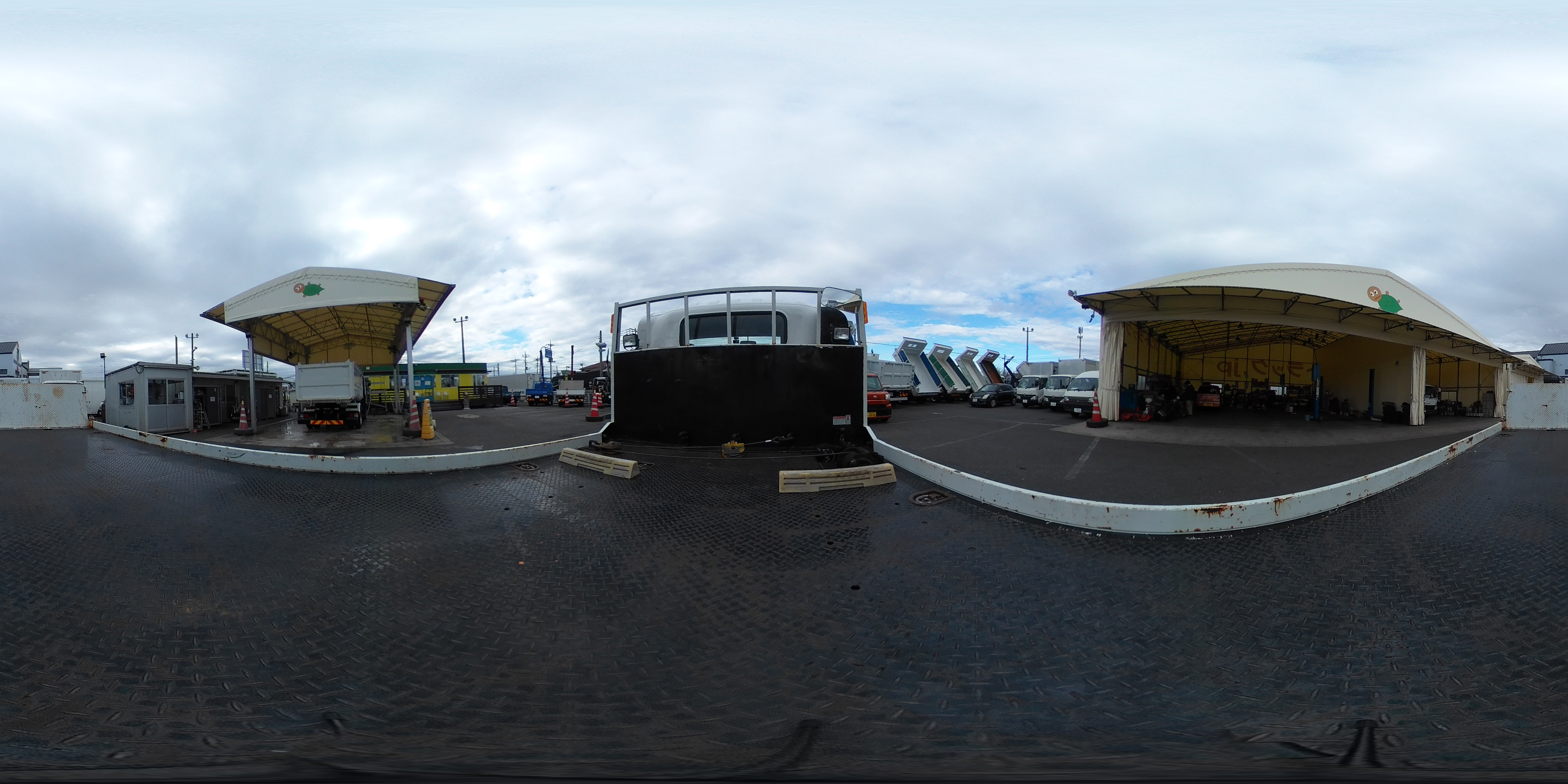 エルフ　「ワイド超ロング」　セーフティーローダー　一般用　花見台製　積載３２５０ｋｇ　三方開　ウインチ　ラジコン　油圧リアゲート　床フック４対　鳥居下部鉄板張り　社外ナビ　ワンセグＴＶ　ＥＴＣ　フォグランプ　左電格ミラー　ＡＴ車！2