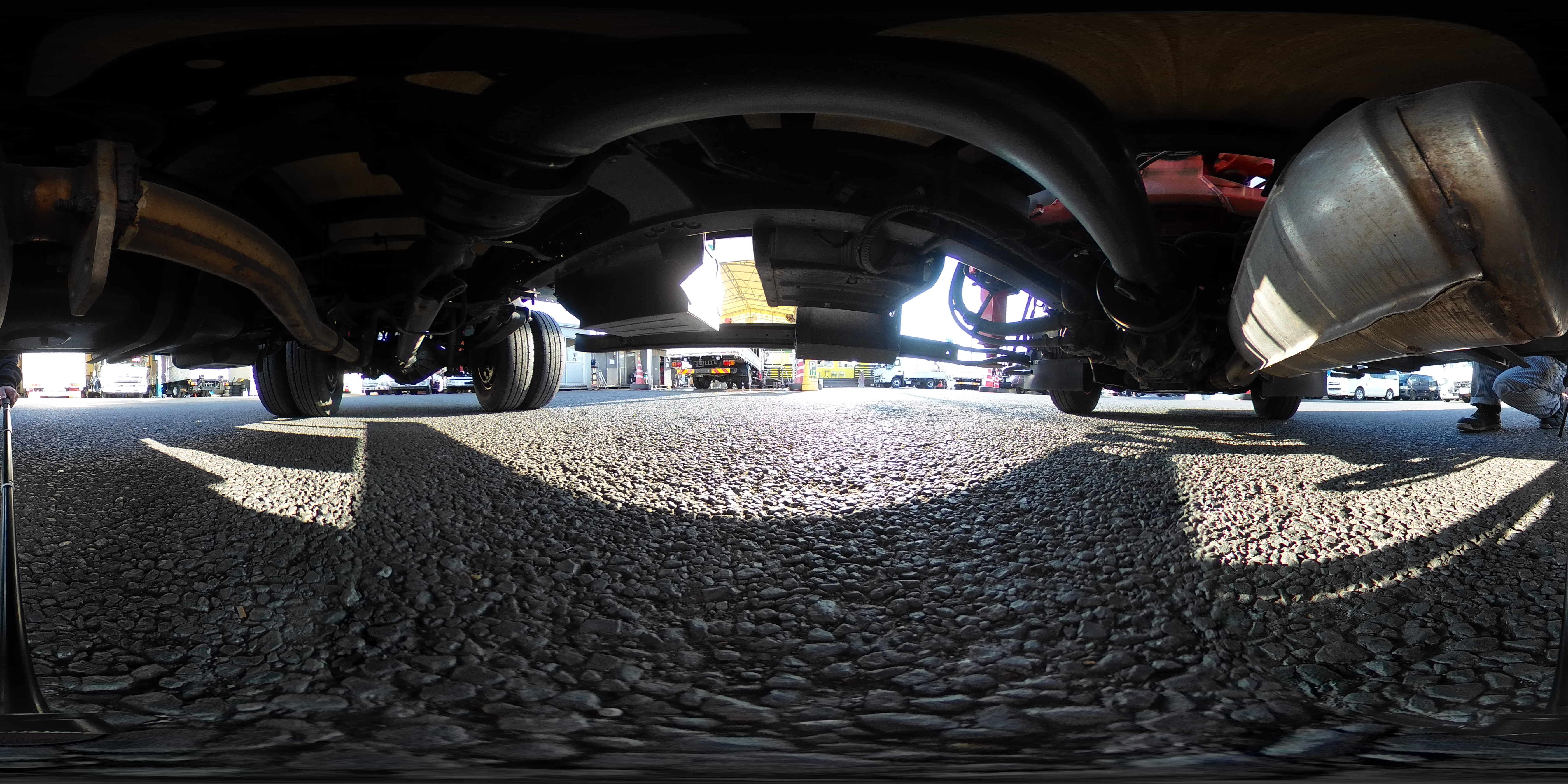 エルフ　「標準幅　ロング」　４段クレーン　積載２０００ｋｇ　古河ユニック製　ラジコン　フックイン　２．９３ｔ吊　セイコーラック　床フック３対　鳥居上部金網張り　左電格ミラー　坂道発進補助　ＥＴＣ　フォグランプ　６速ＭＴ！0