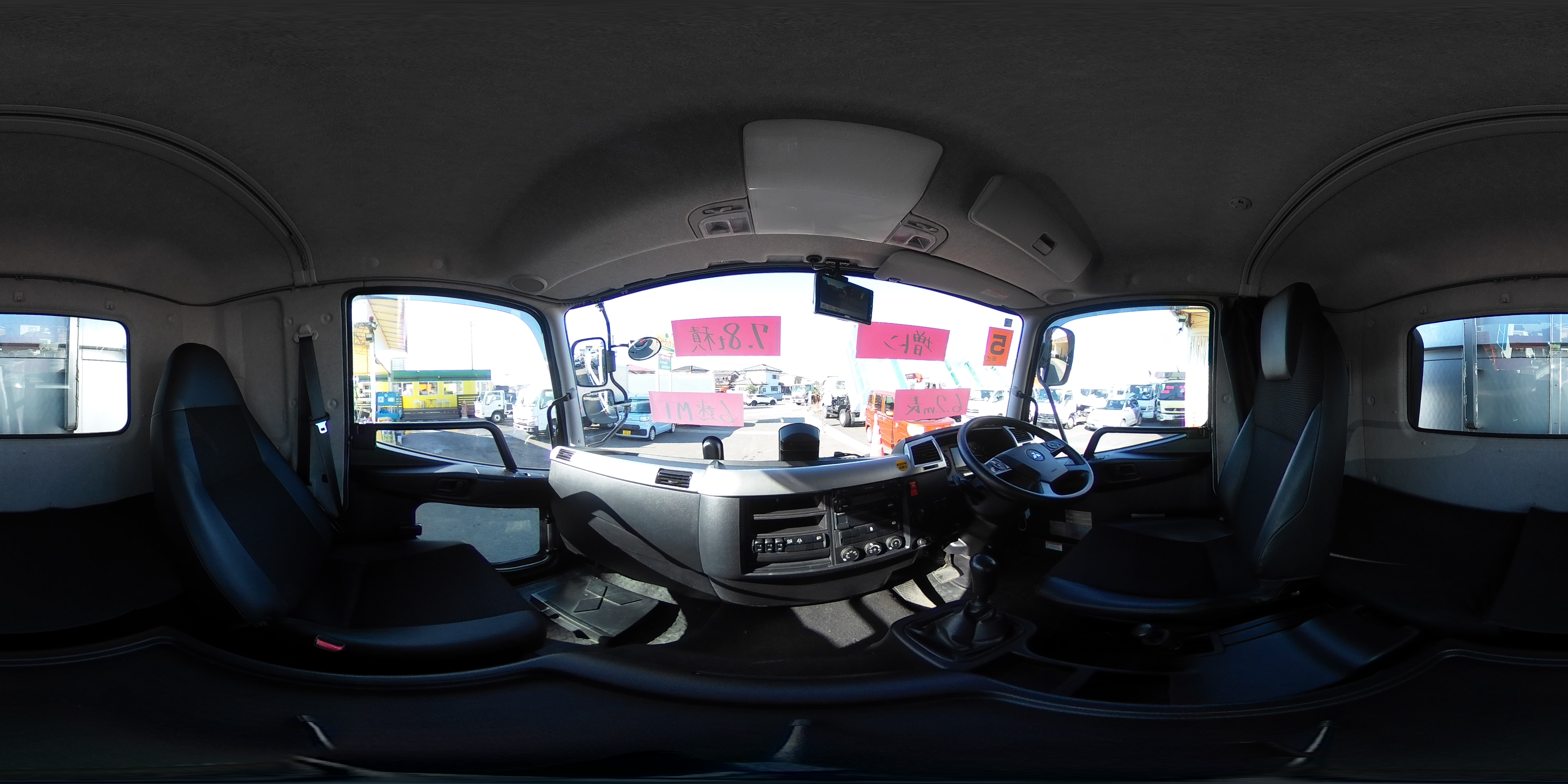 ファイター　増トン　「標準幅　ベッド付き」　平ボディー　アルミブロック　ヤマダボディー製造りボディー　セイコーラック　リーフサス　積載７８００ｋｇ　約６．１ｍ長　三方開　ルーフキャリア　鳥居シマ板張り＆ラダー付き　スタンション穴　床フック　バックカメラ　坂道発進補助　ＨＩＤヘッドライト　フォグランプ　オートエアコン　衝突軽減ブレーキ　車線逸脱警報　６速ＭＴ！1