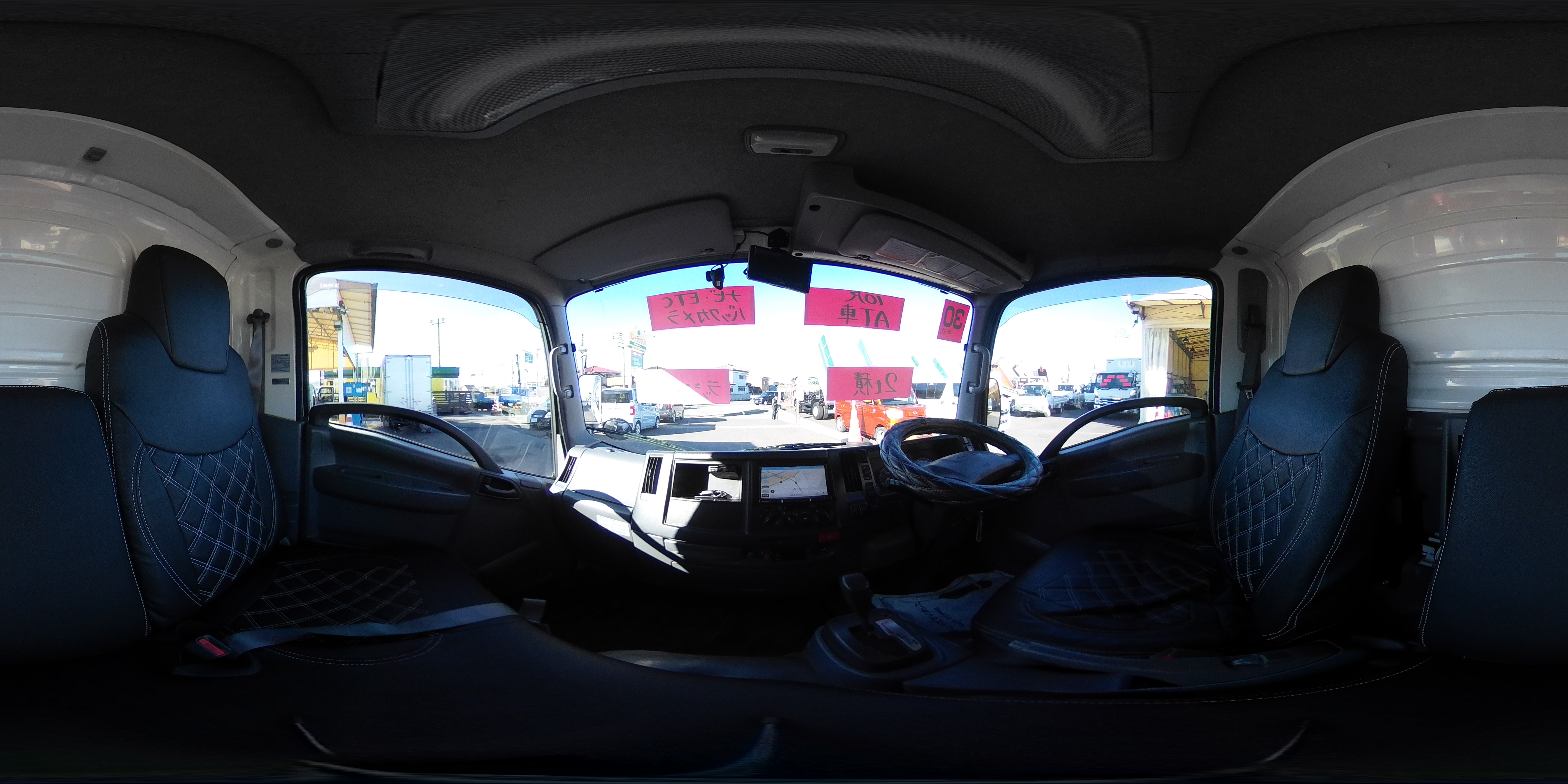 エルフ　１０尺　アルミバン　積載２０００ｋｇ　ラッシング２段　左電格ミラー　バックカメラ　ＥＴＣ２．０　社外ナビ　９０度ストッパー　フォグランプ　全低床　日本フルハーフ製　ＡＴ車！1