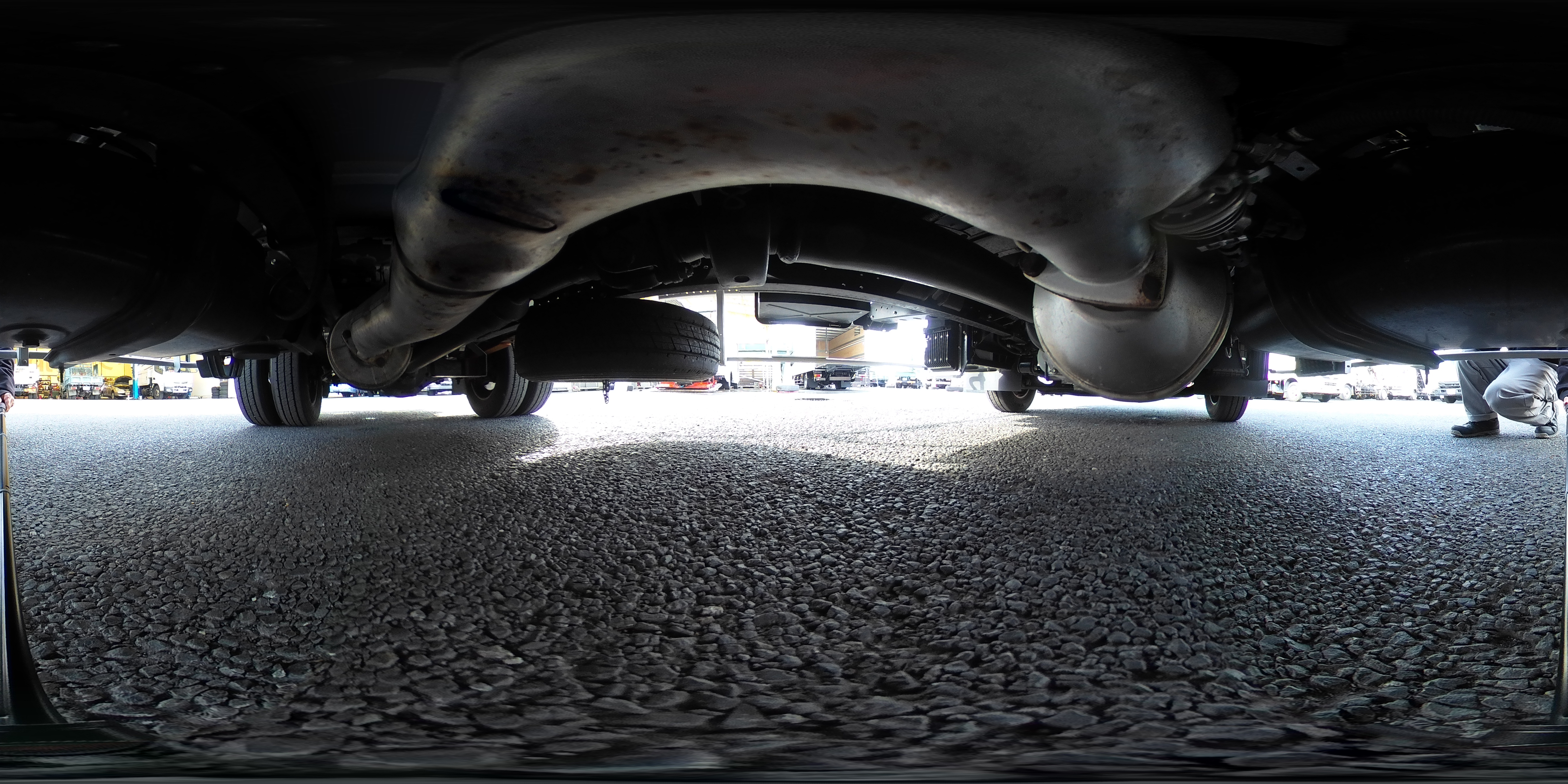 キャンター　「ワイドロング」　アルミバン　積載２０００ｋｇ　サイドドア　跳ね上げ式パワーゲート　ラッシング２段　ラジコン　左電格ミラー　坂道発進補助　バックカメラ　ＥＴＣ　スマートキー　ＬＥＤヘッドライト＆フォグランプ　衝突軽減ブレーキ　車線逸脱警報　日本フルハーフ製　５速ＭＴ！1