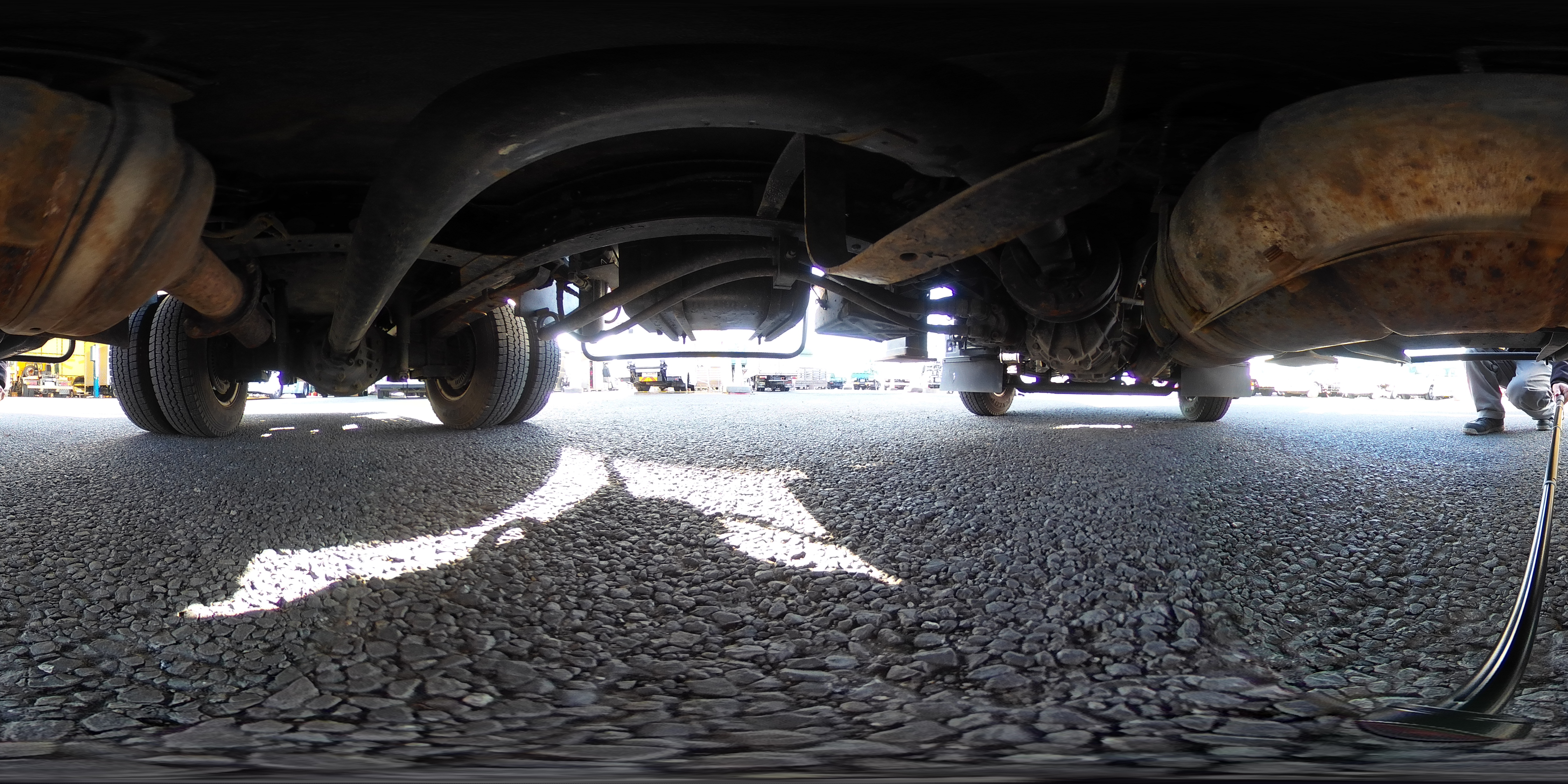 デュトロ　高所作業車　アイチ製（ＳＫ１７Ａ）　最大地上高１７．１ｍ　ＦＲＰバケット　バケット積載荷重２００ｋｇ　積載１５０ｋｇ　アワーメーター：２１１２ｈ　ブーム自動格納　ジョイスティックタイプ　左電格ミラー　坂道発進補助　ＥＴＣ　電動パーキングブレーキ　６速ＭＴ！0